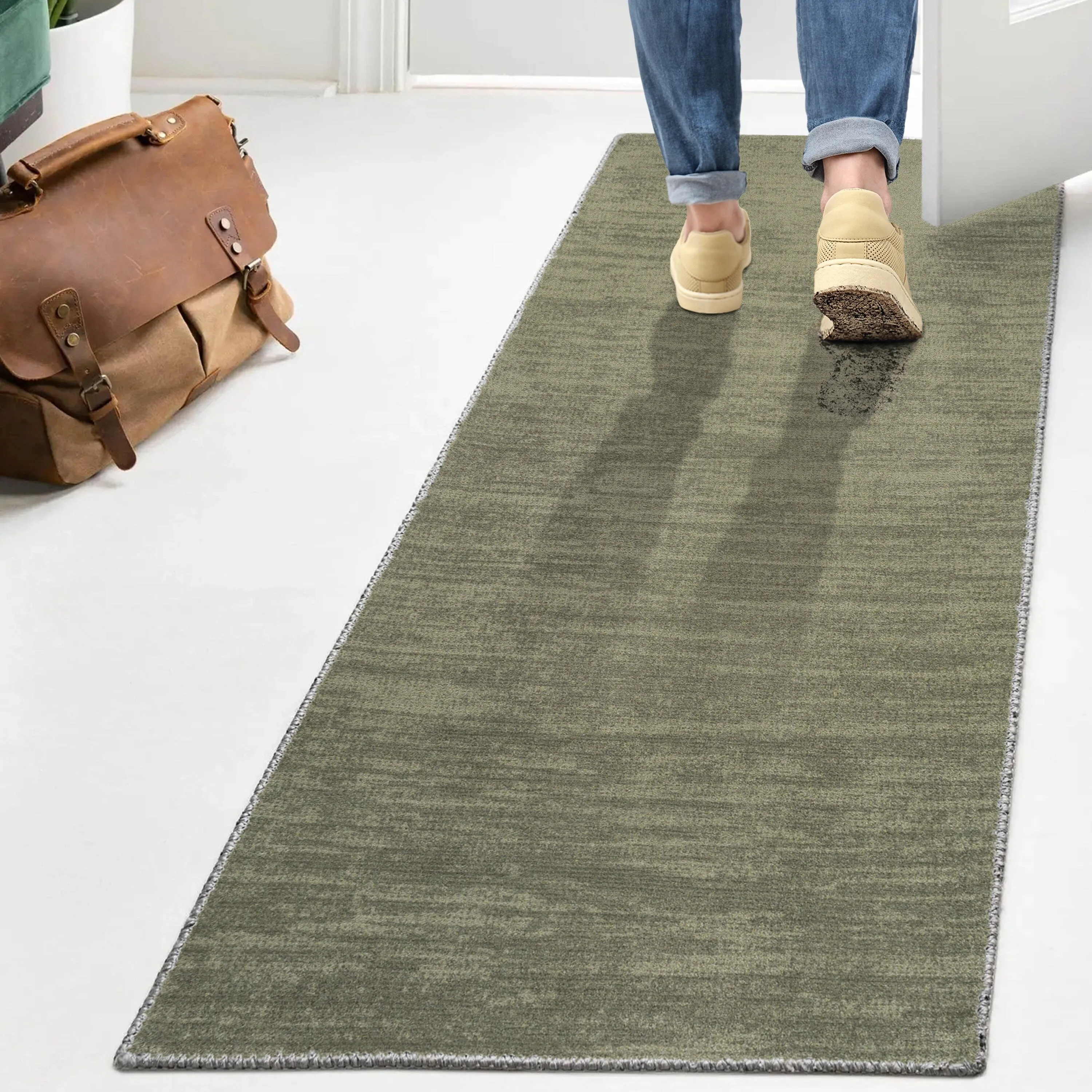 JONATHAN Y Fawning Classic Solid Low-Pile Machine-Washable Terra Area Rug