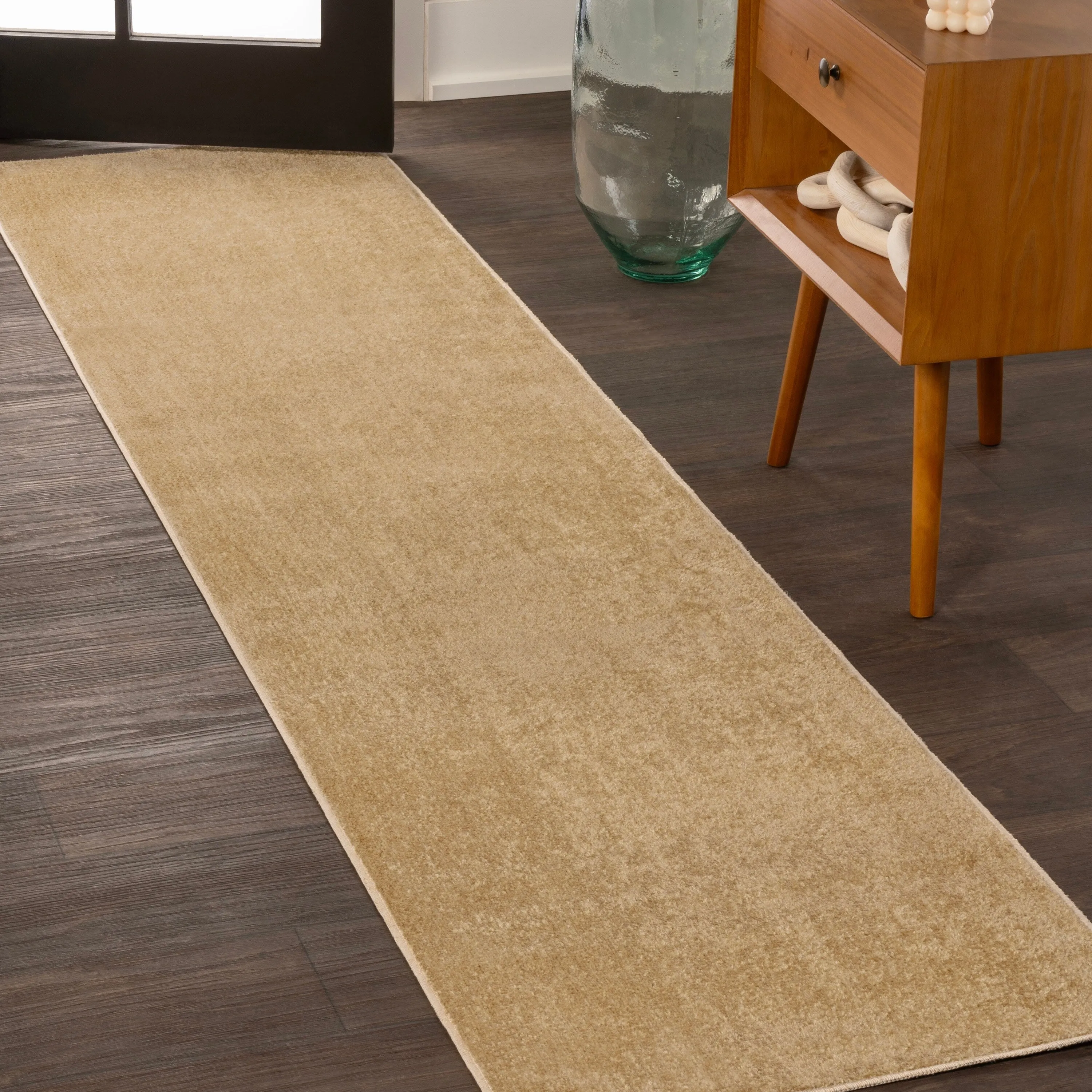 JONATHAN Y Fawning Classic Solid Low-Pile Machine-Washable Terra Area Rug
