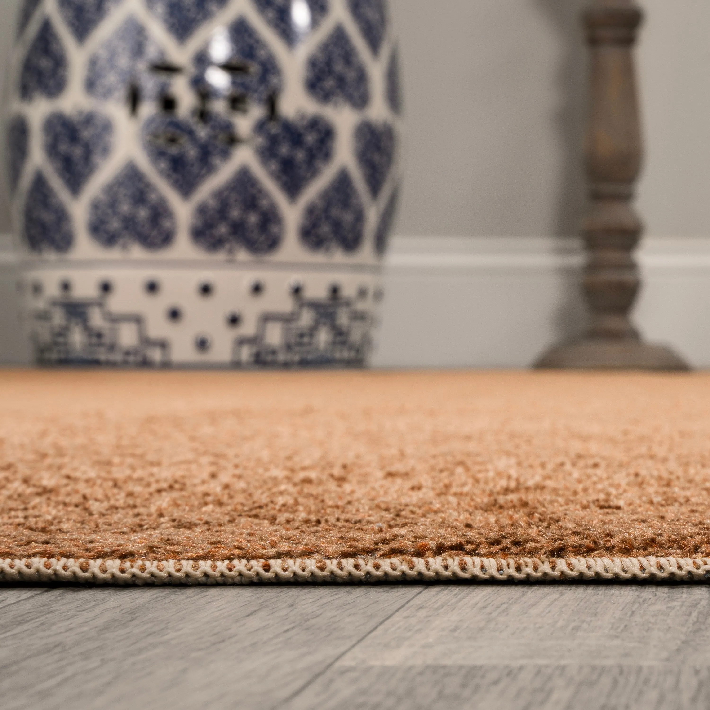 JONATHAN Y Fawning Classic Solid Low-Pile Machine-Washable Terra Area Rug