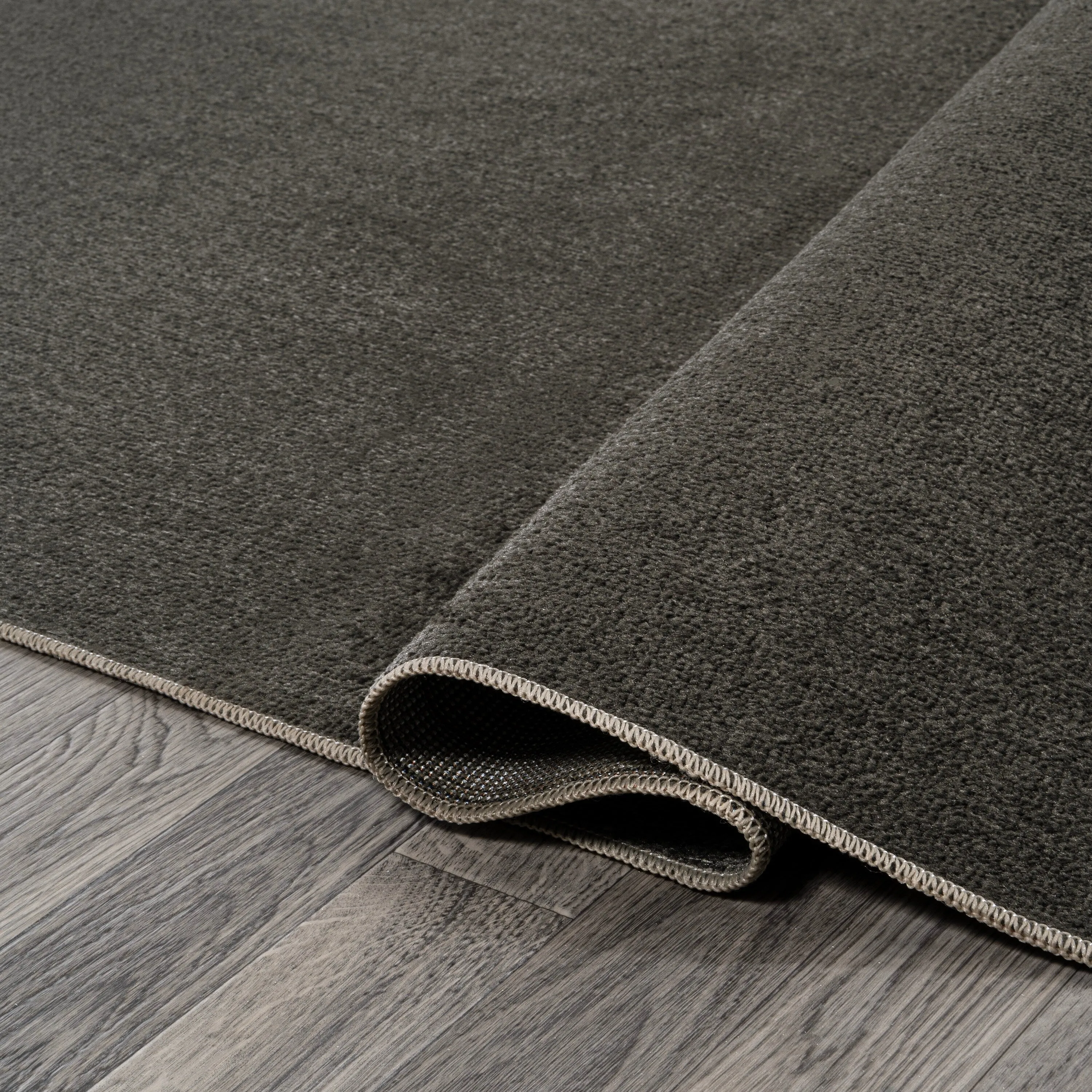 JONATHAN Y Fawning Classic Solid Low-Pile Machine-Washable Terra Area Rug