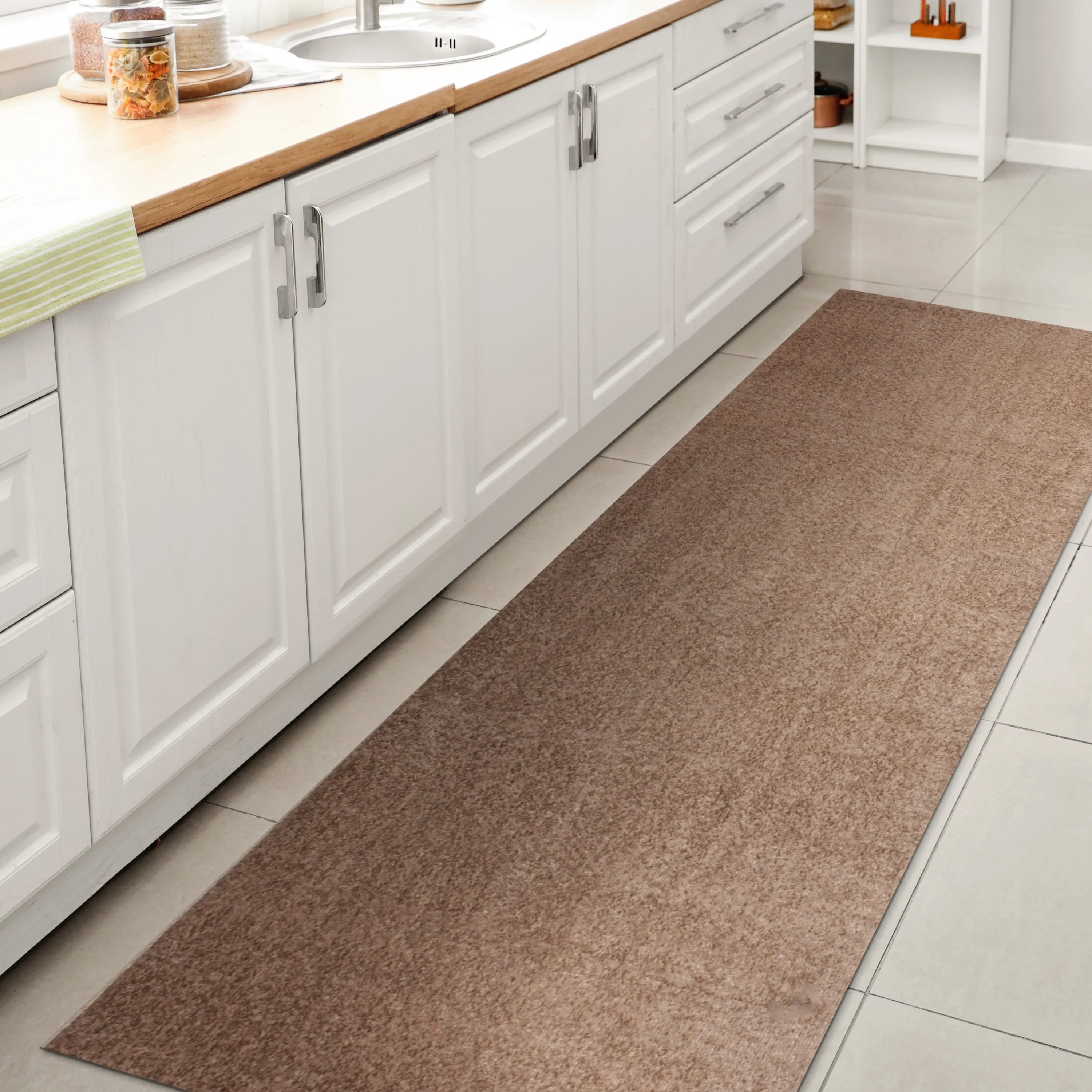 JONATHAN Y Fawning Classic Solid Low-Pile Machine-Washable Terra Area Rug