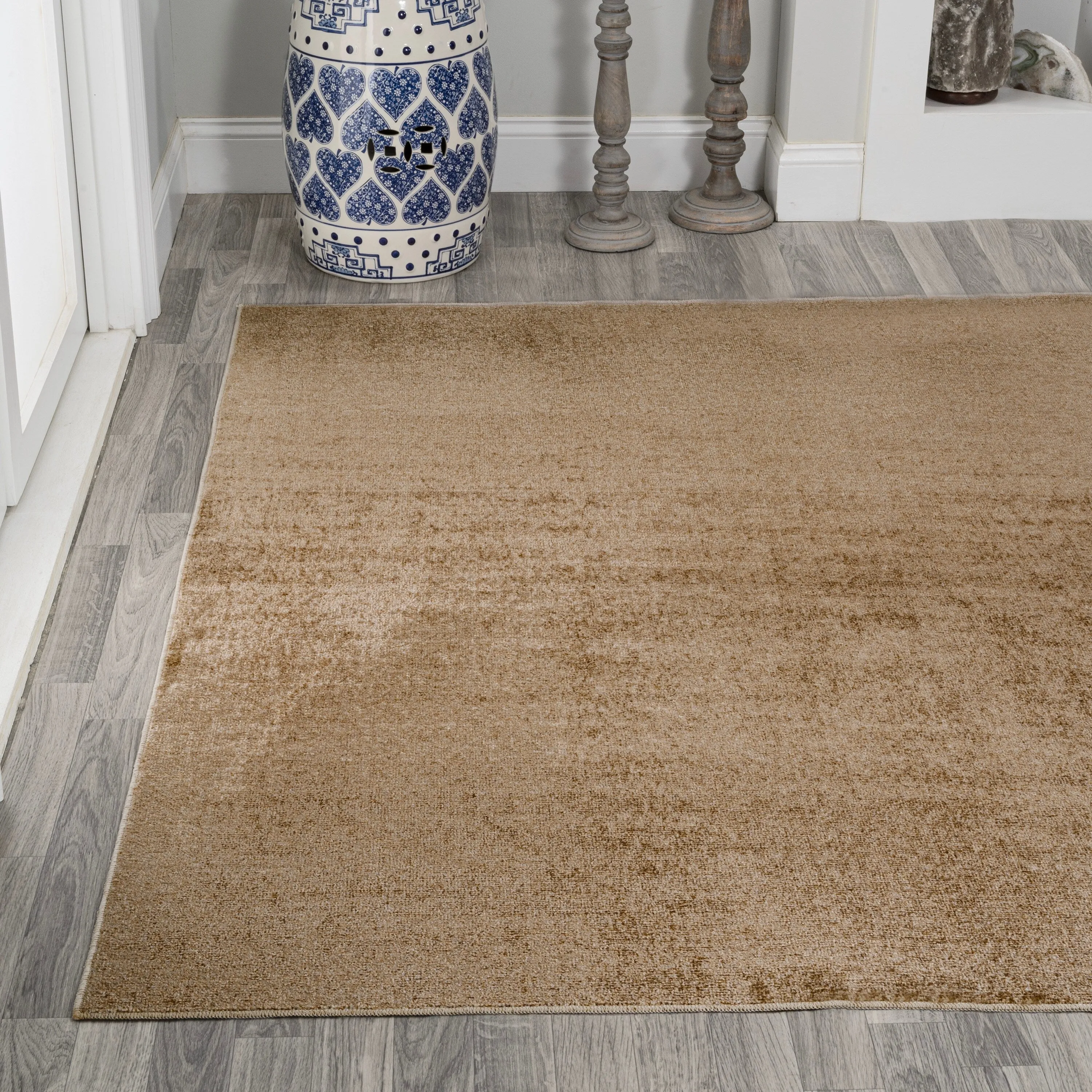 JONATHAN Y Fawning Classic Solid Low-Pile Machine-Washable Terra Area Rug