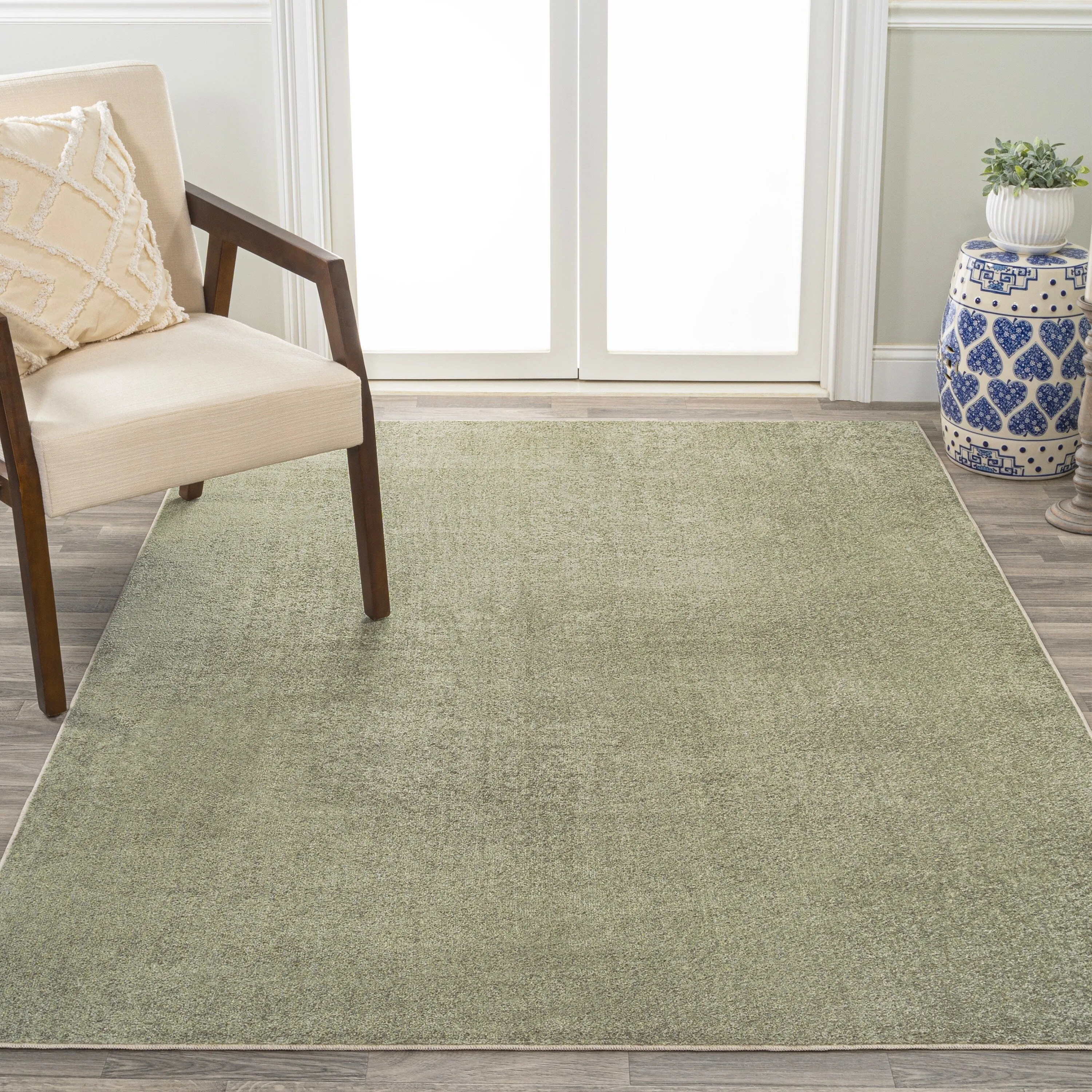 JONATHAN Y Fawning Classic Solid Low-Pile Machine-Washable Terra Area Rug