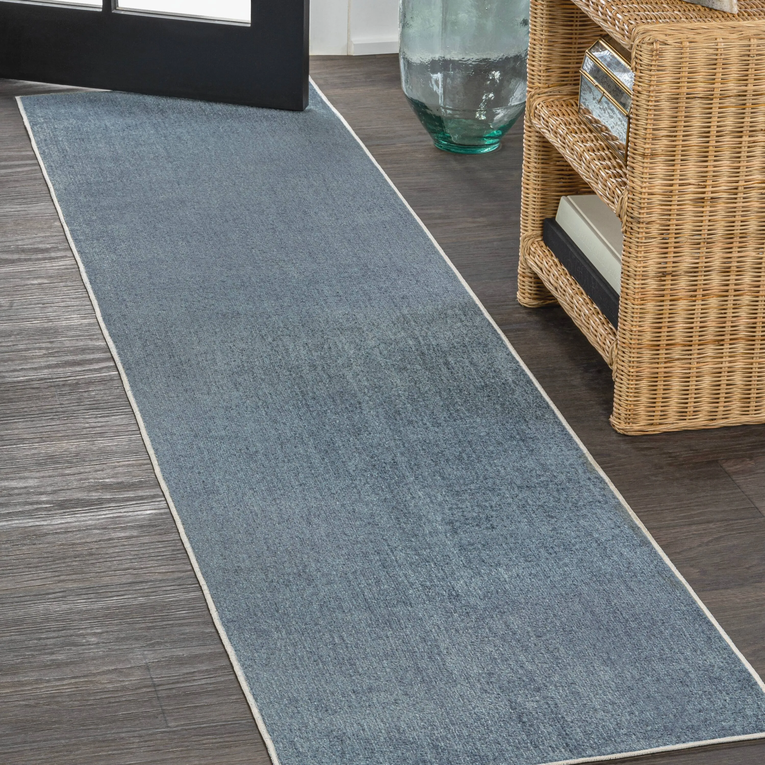 JONATHAN Y Fawning Classic Solid Low-Pile Machine-Washable Terra Area Rug