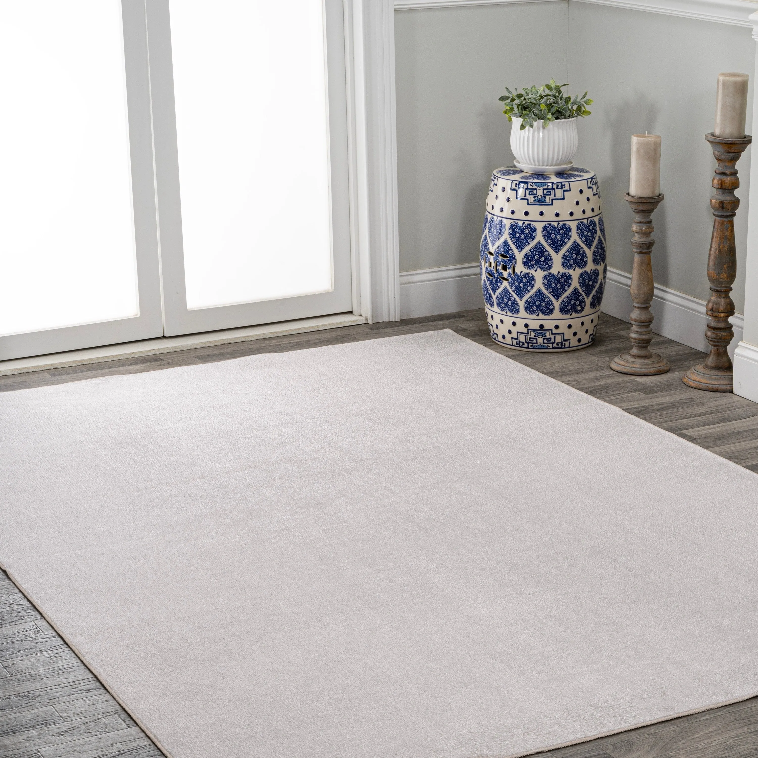JONATHAN Y Fawning Classic Solid Low-Pile Machine-Washable Terra Area Rug