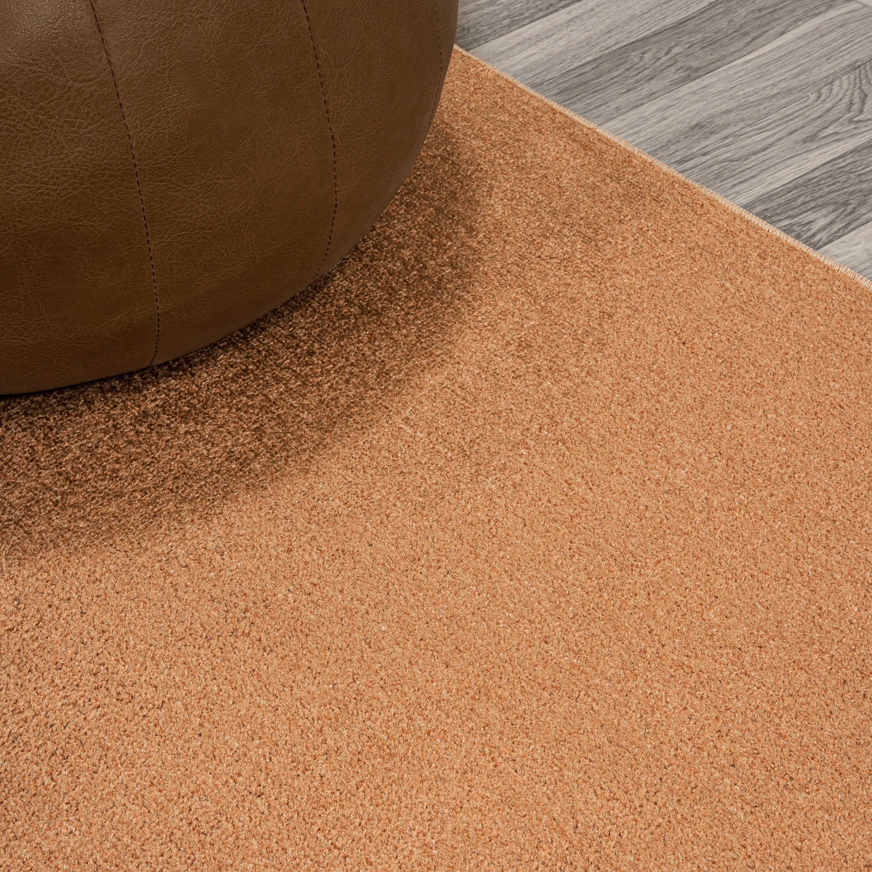 JONATHAN Y Fawning Classic Solid Low-Pile Machine-Washable Terra Area Rug