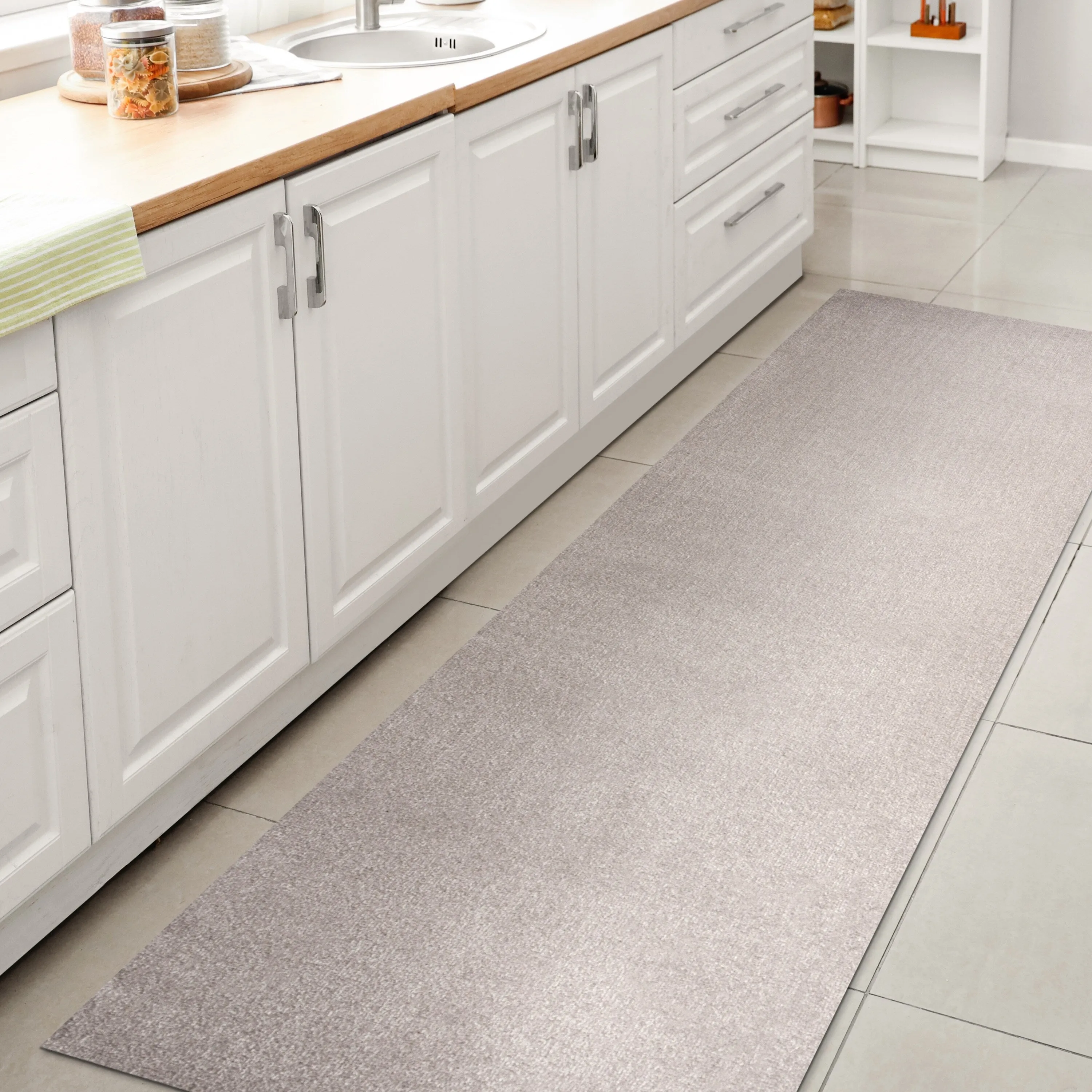 JONATHAN Y Fawning Classic Solid Low-Pile Machine-Washable Terra Area Rug