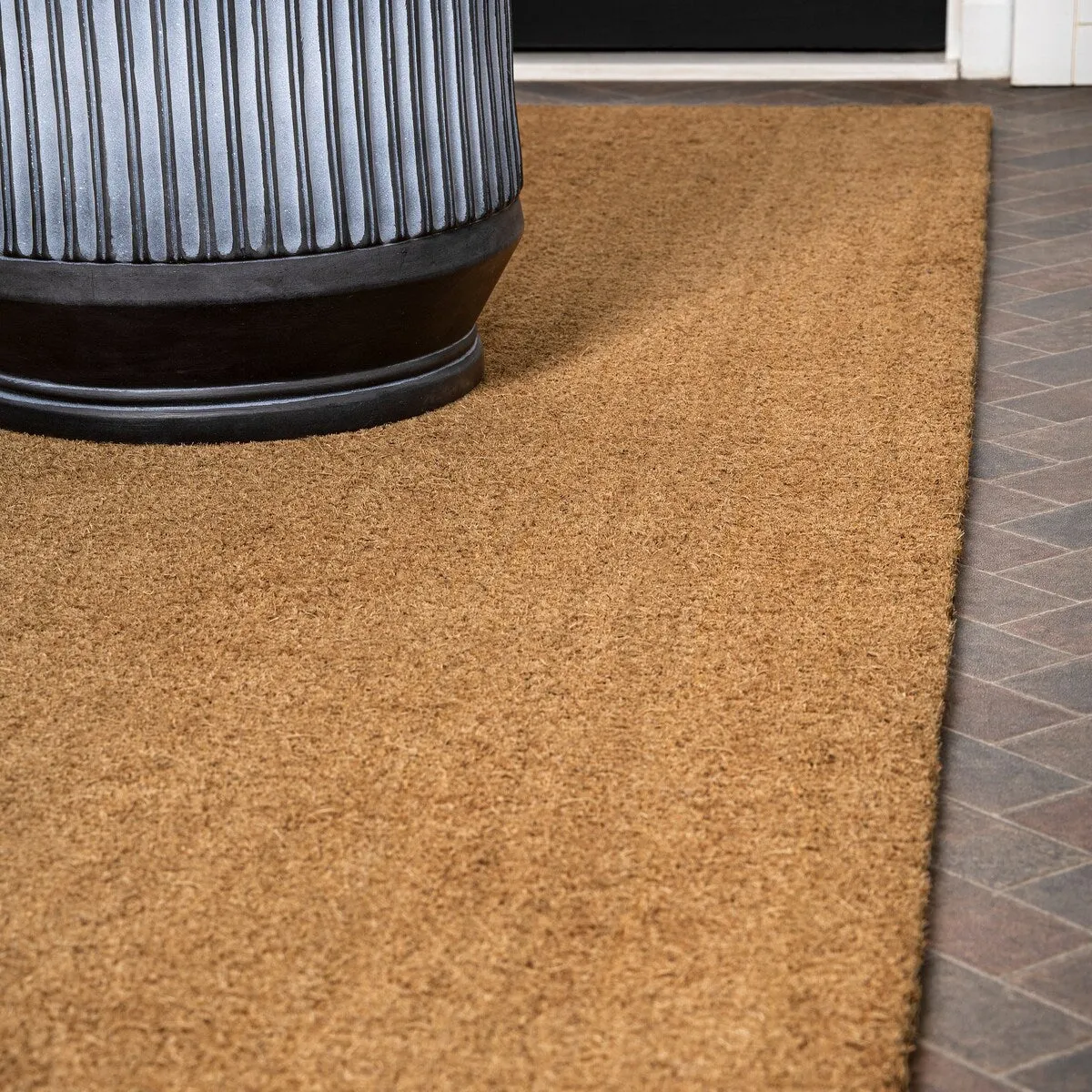 JONATHAN Y Freya Classic Casual Commerical Natural Coir Light Brown Doormat