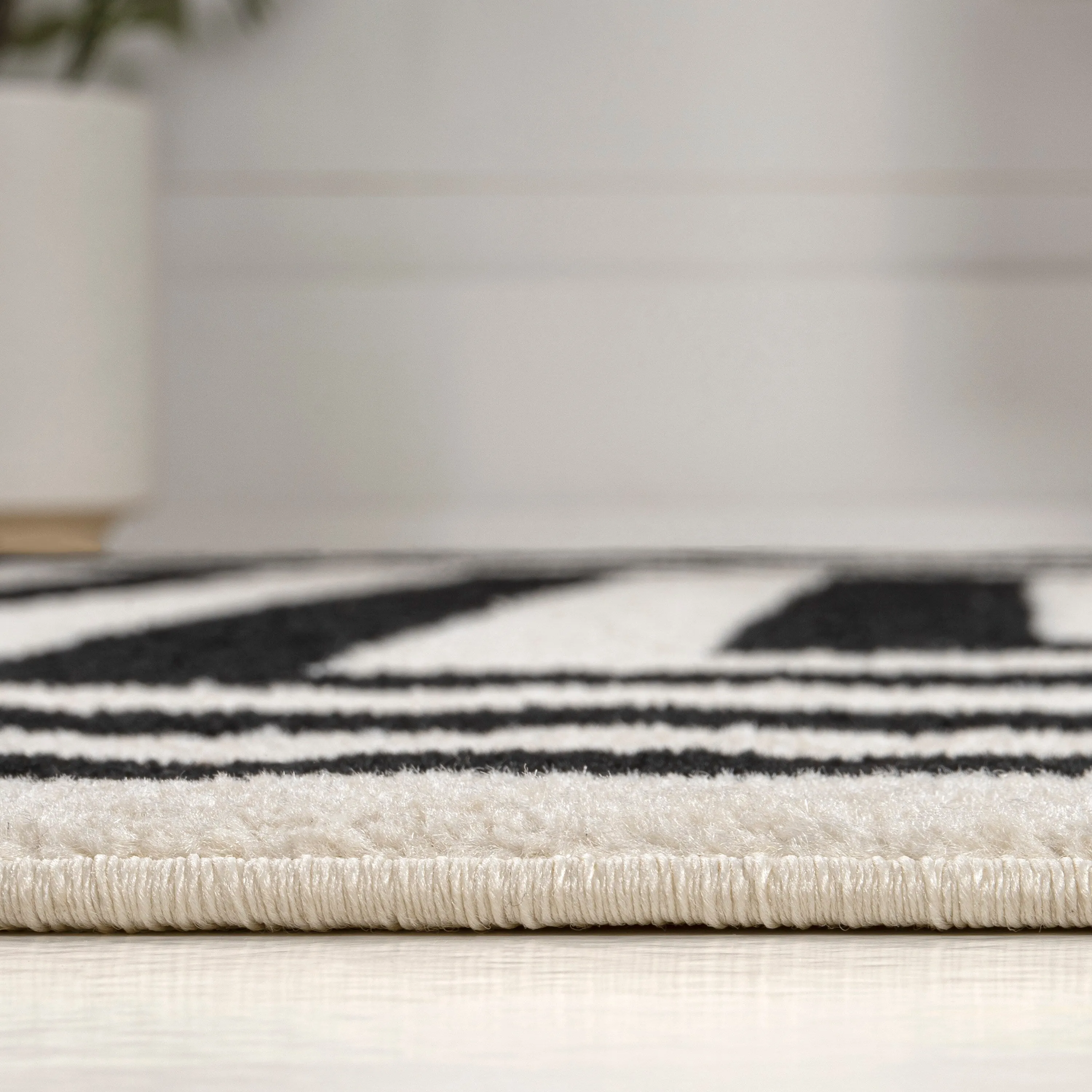 JONATHAN Y Olivier Modern Classic Mitre Stripe Brown/Ivory Rug