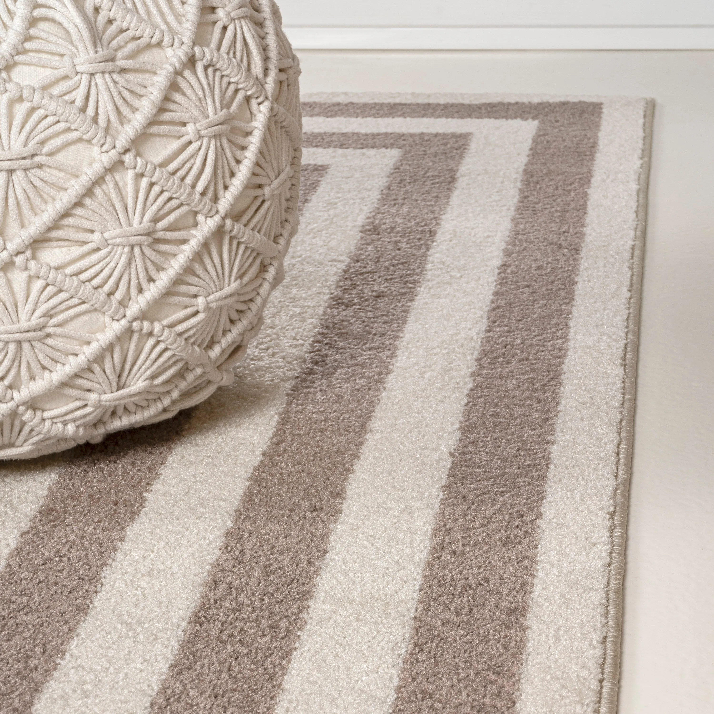 JONATHAN Y Olivier Modern Classic Mitre Stripe Brown/Ivory Rug
