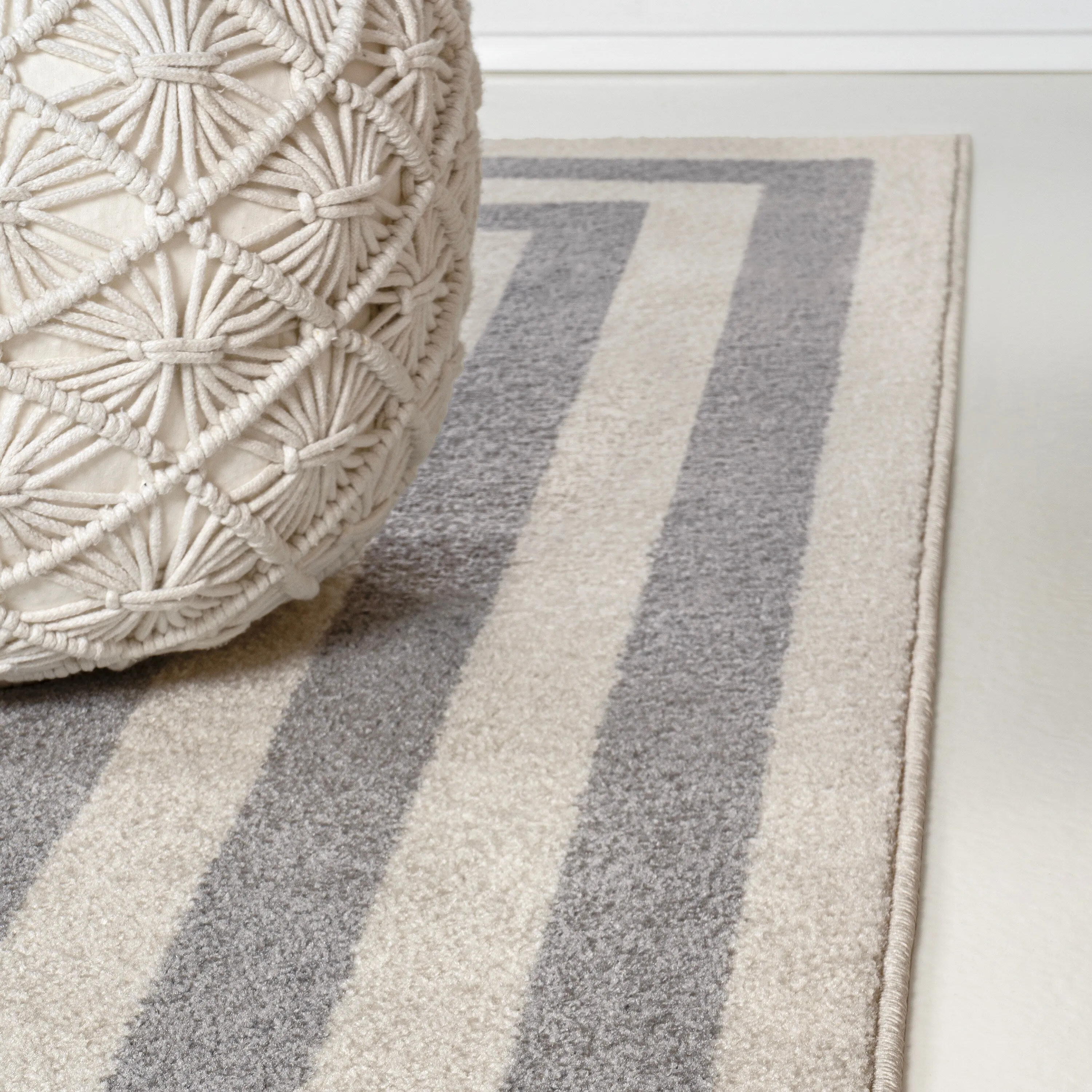 JONATHAN Y Olivier Modern Classic Mitre Stripe Brown/Ivory Rug
