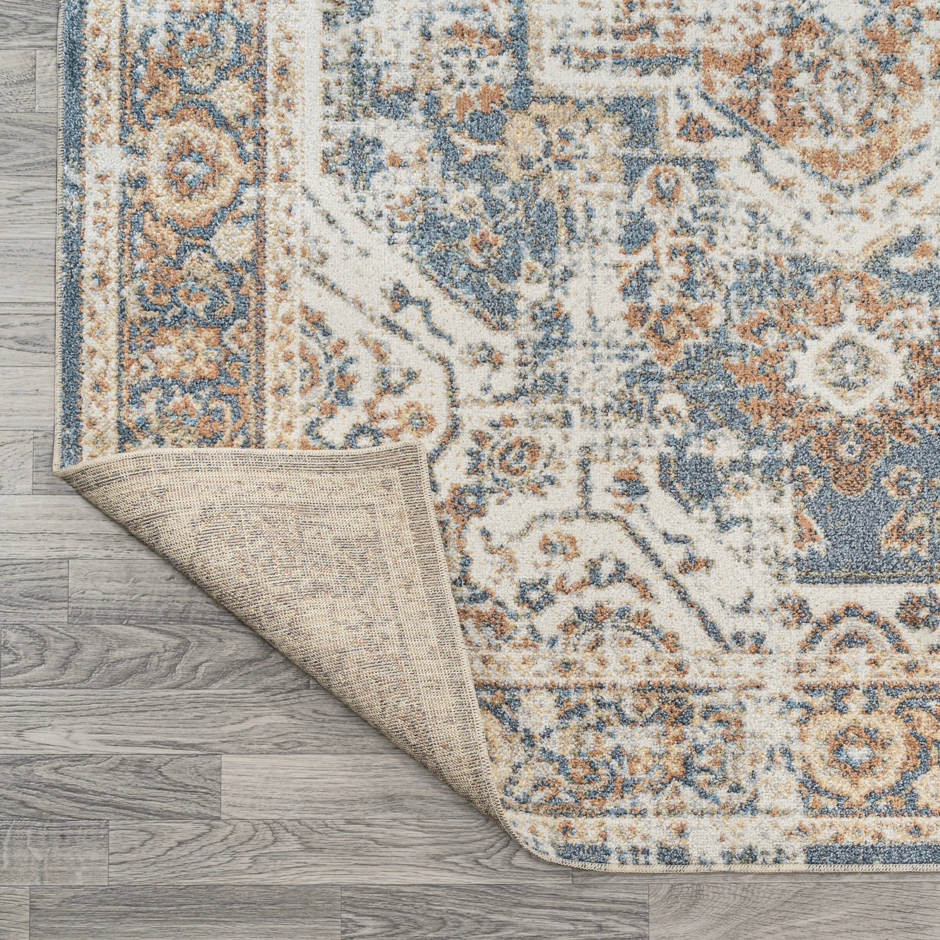 JONATHAN Y Pavel Bold Distressed Medallion Low-Pile Machine-Washable Area Rug