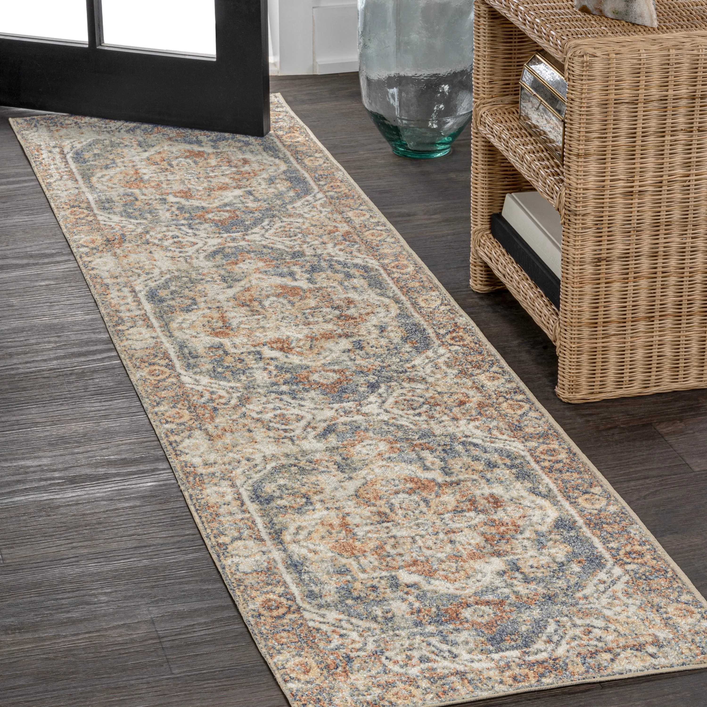 JONATHAN Y Pavel Bold Distressed Medallion Low-Pile Machine-Washable Area Rug