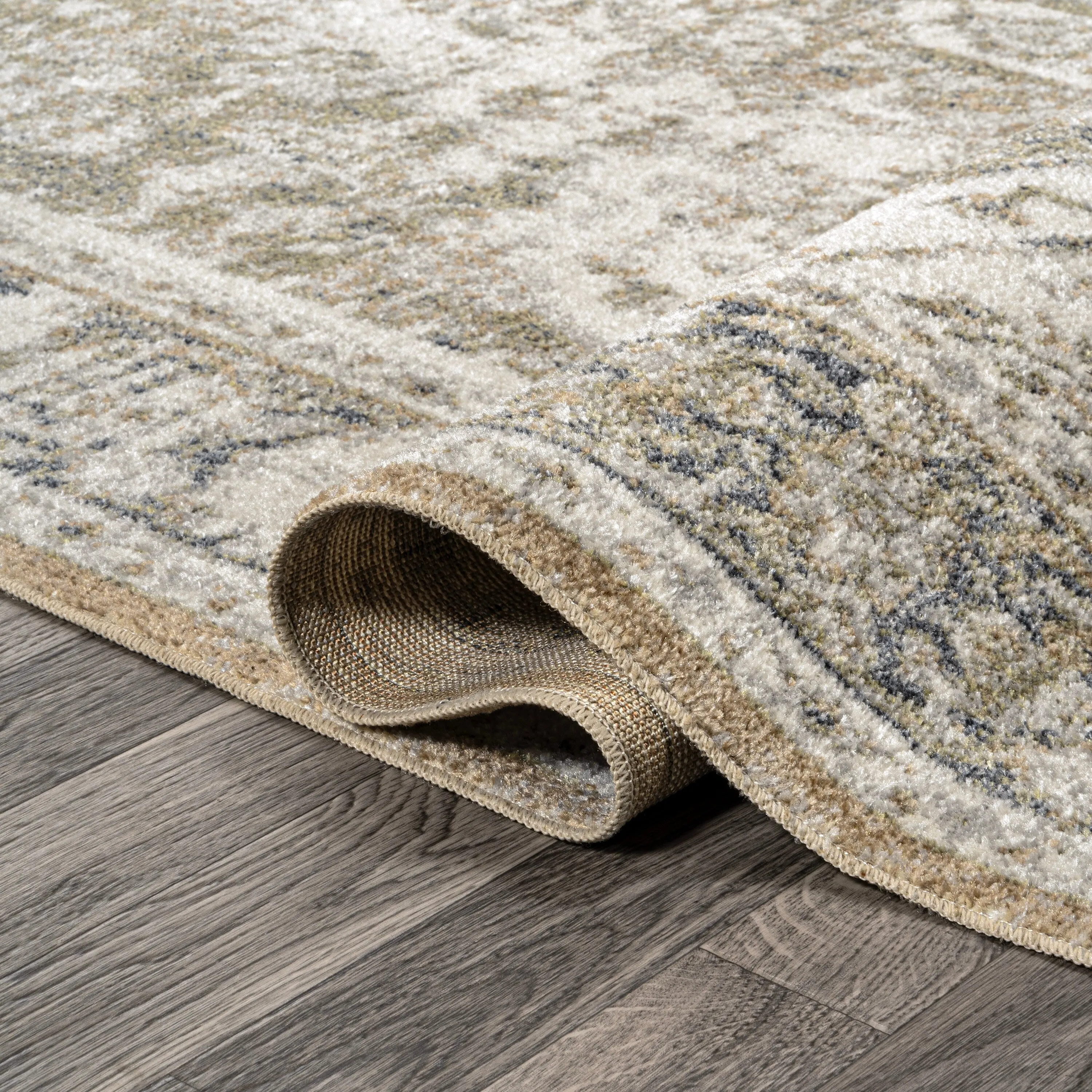 JONATHAN Y Pavel Bold Distressed Medallion Low-Pile Machine-Washable Area Rug