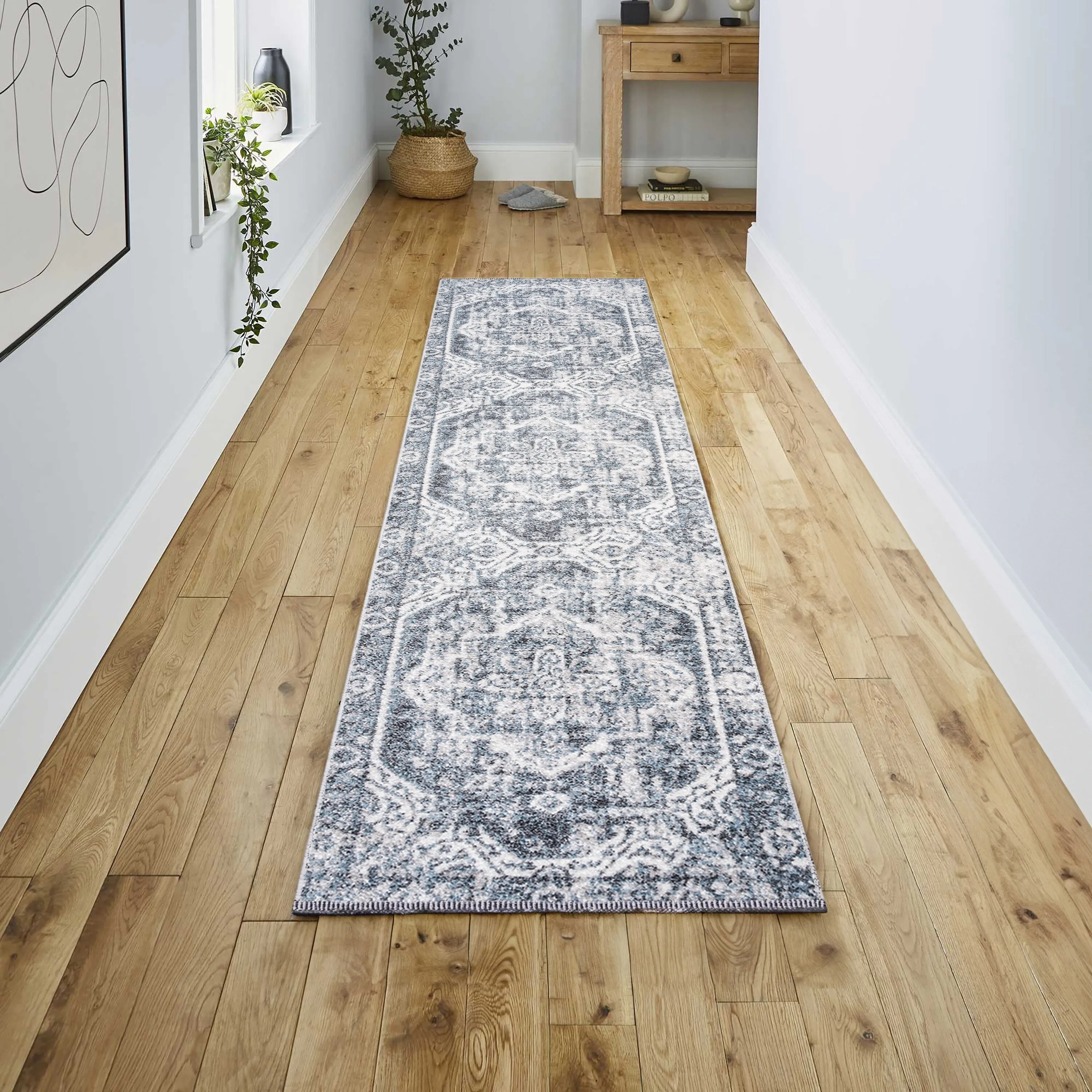JONATHAN Y Pavel Bold Distressed Medallion Low-Pile Machine-Washable Area Rug