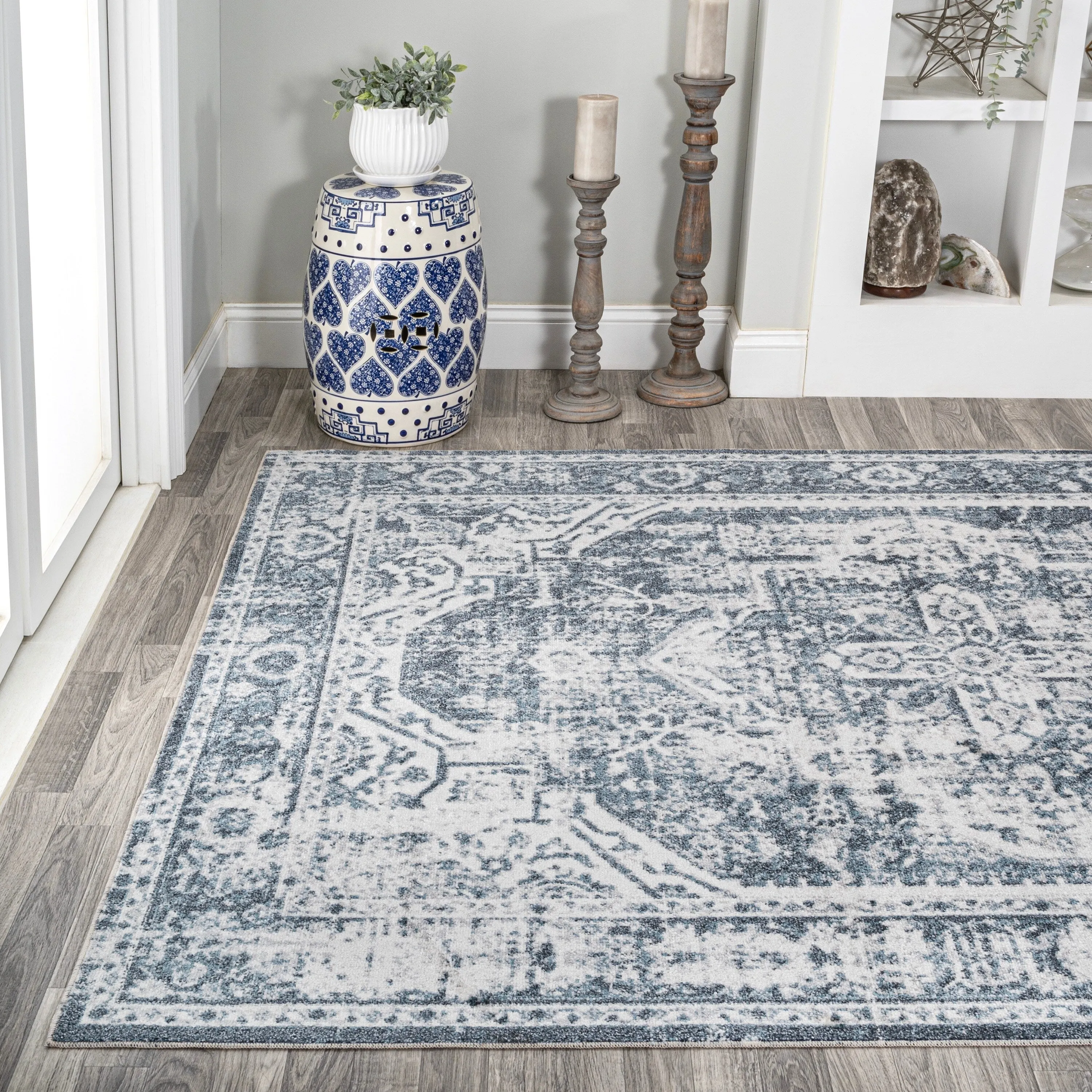 JONATHAN Y Pavel Bold Distressed Medallion Low-Pile Machine-Washable Area Rug