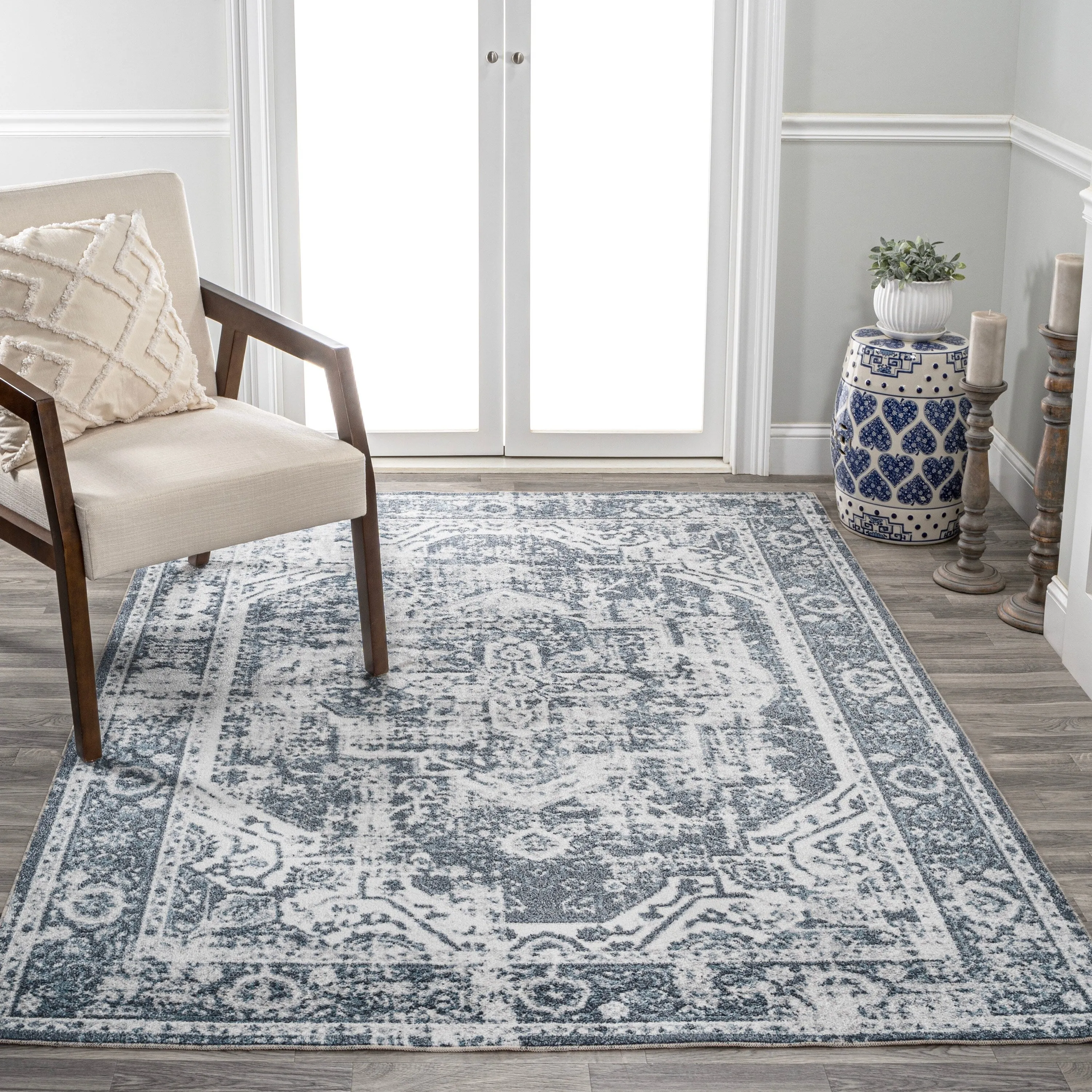 JONATHAN Y Pavel Bold Distressed Medallion Low-Pile Machine-Washable Area Rug