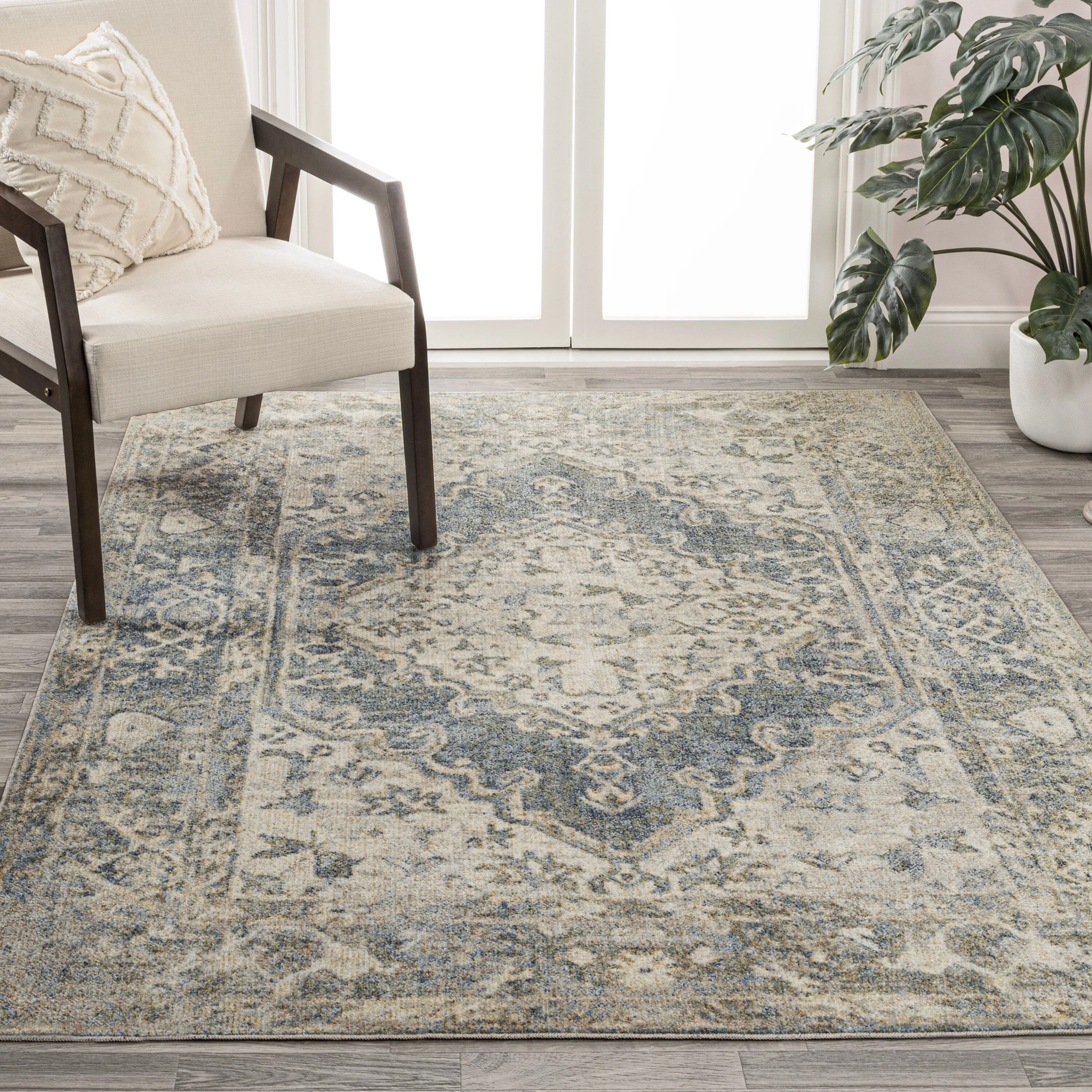 JONATHAN Y Shaii Distressed Medallion Low-Pile Machine-Washable Area Rug
