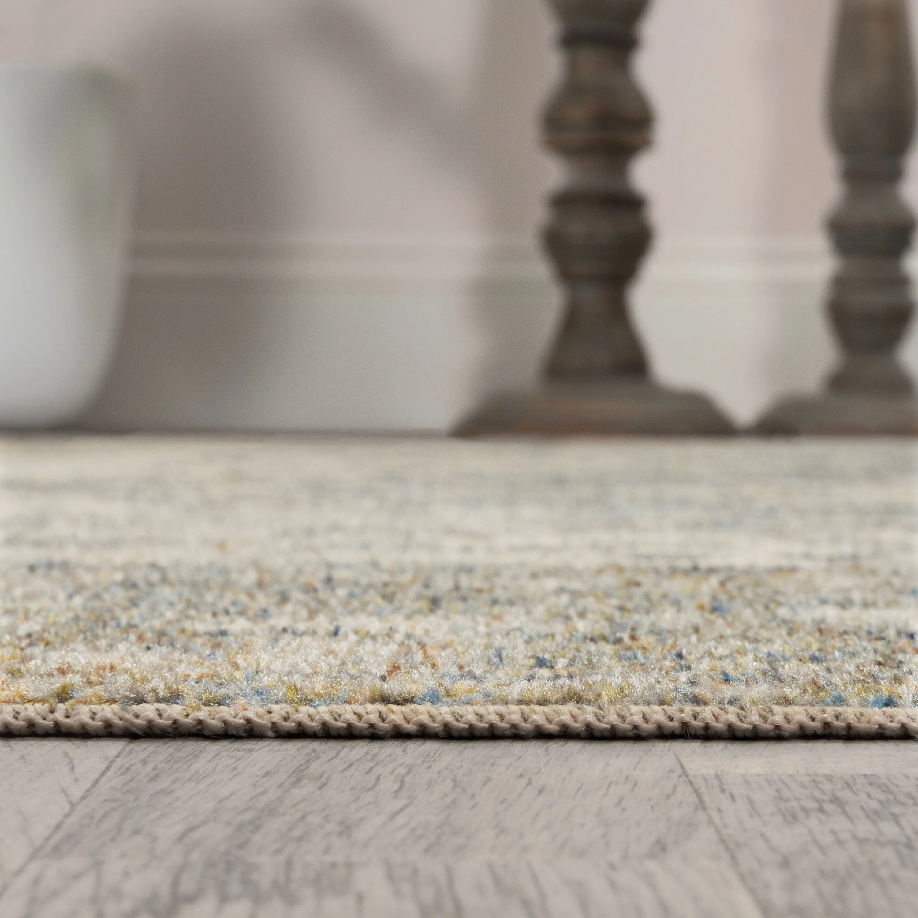 JONATHAN Y Shaii Distressed Medallion Low-Pile Machine-Washable Area Rug