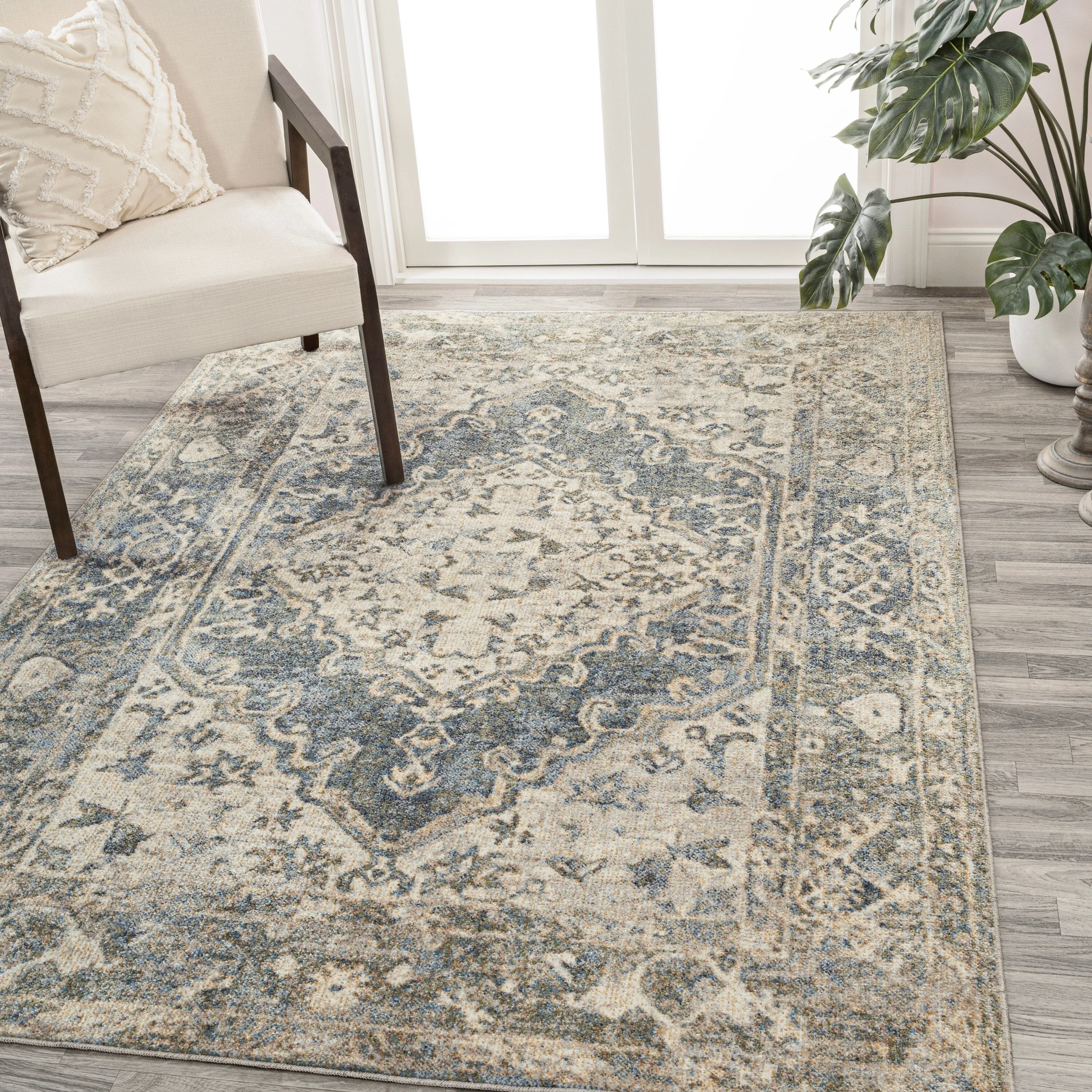 JONATHAN Y Shaii Distressed Medallion Low-Pile Machine-Washable Area Rug