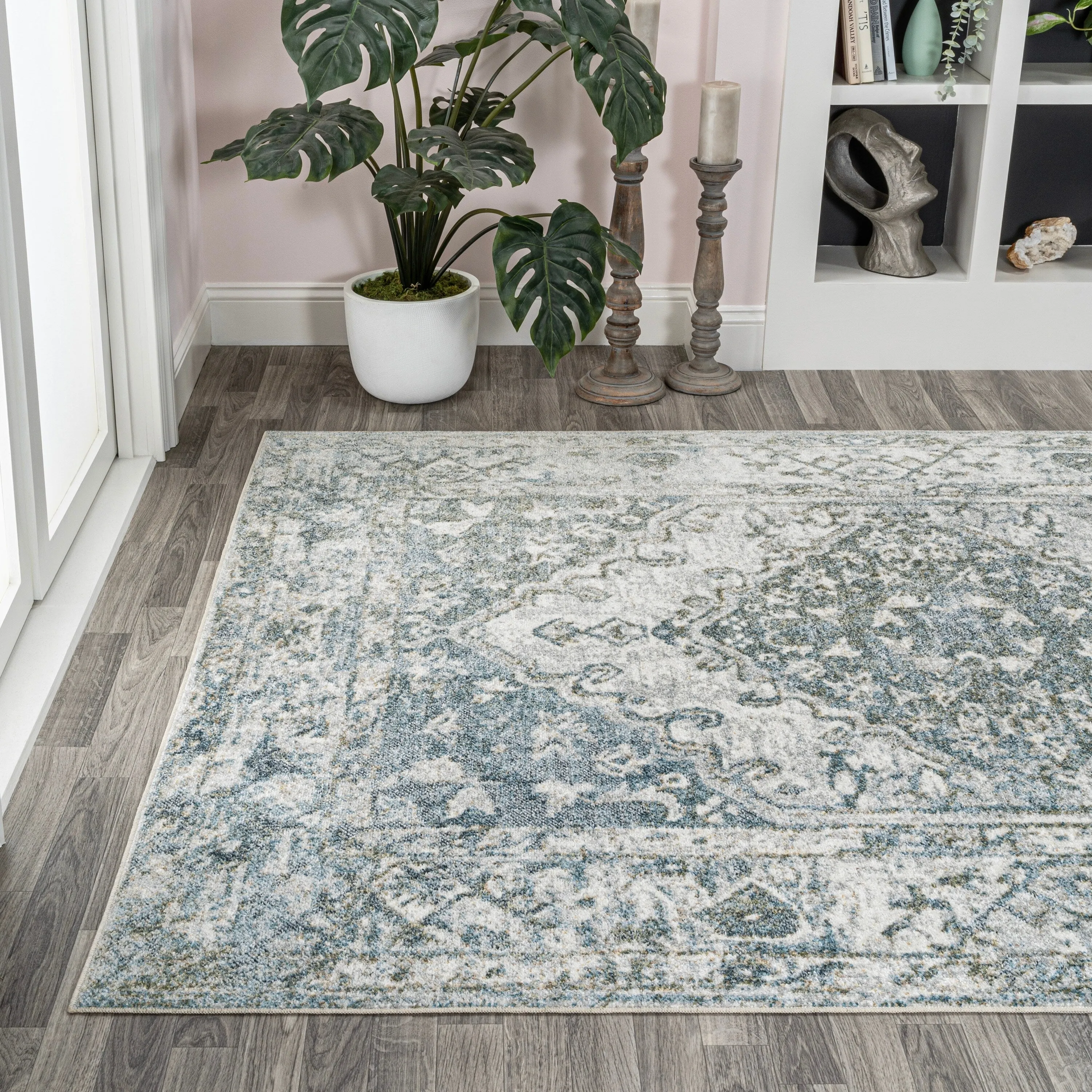 JONATHAN Y Shaii Distressed Medallion Low-Pile Machine-Washable Area Rug