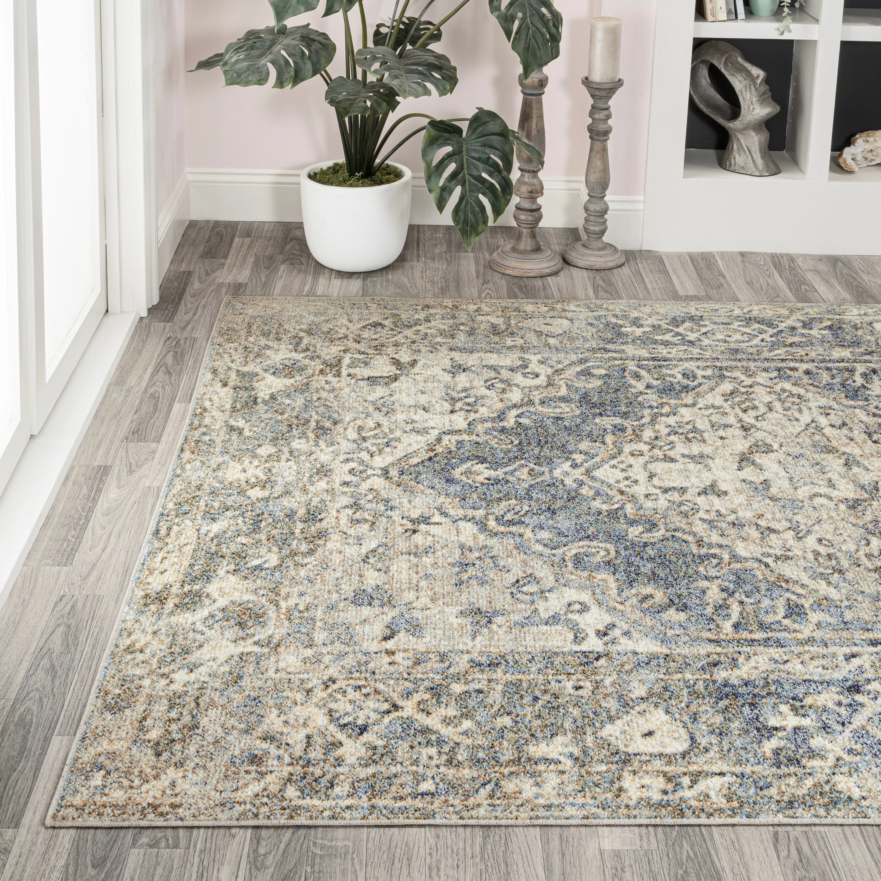 JONATHAN Y Shaii Distressed Medallion Low-Pile Machine-Washable Area Rug