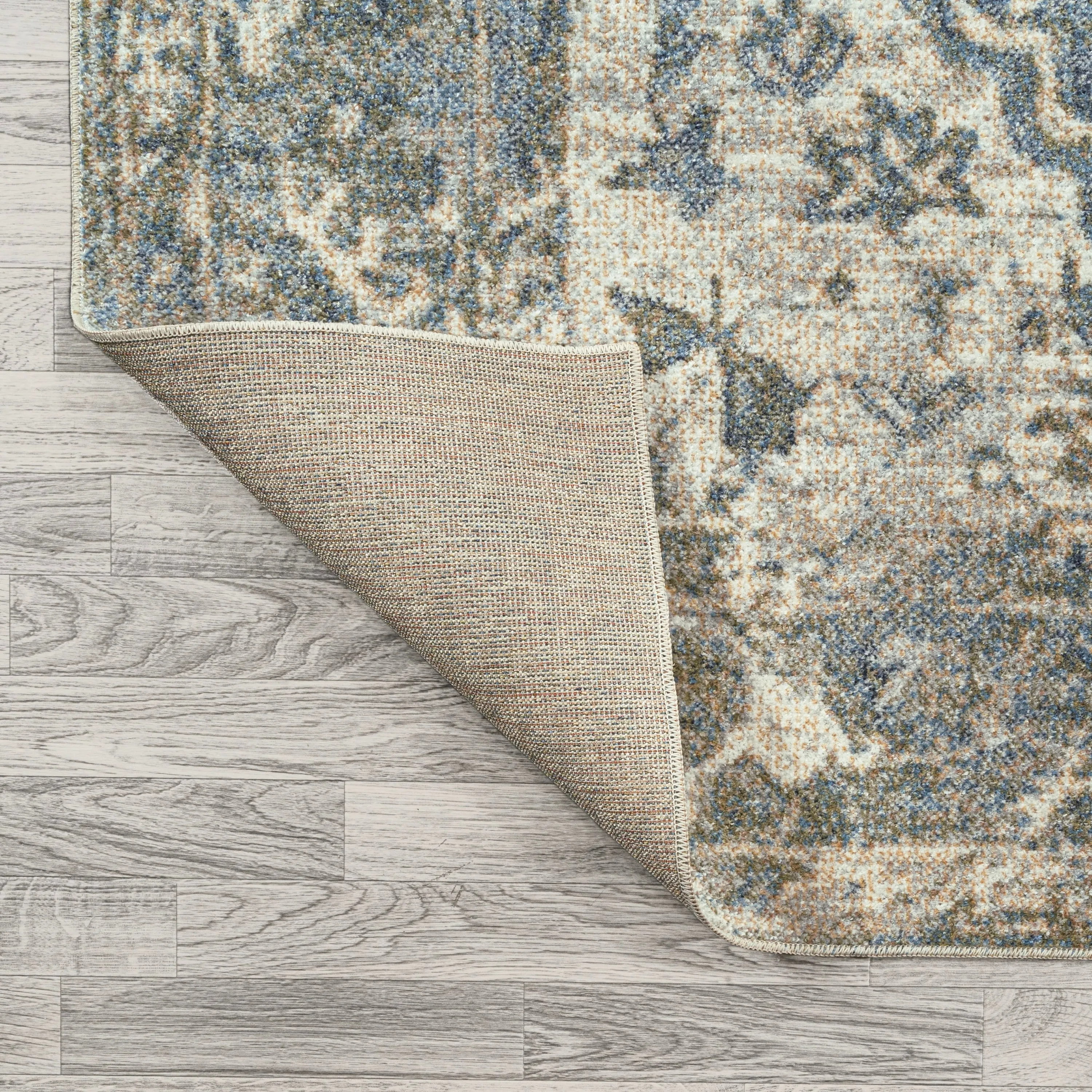JONATHAN Y Shaii Distressed Medallion Low-Pile Machine-Washable Area Rug