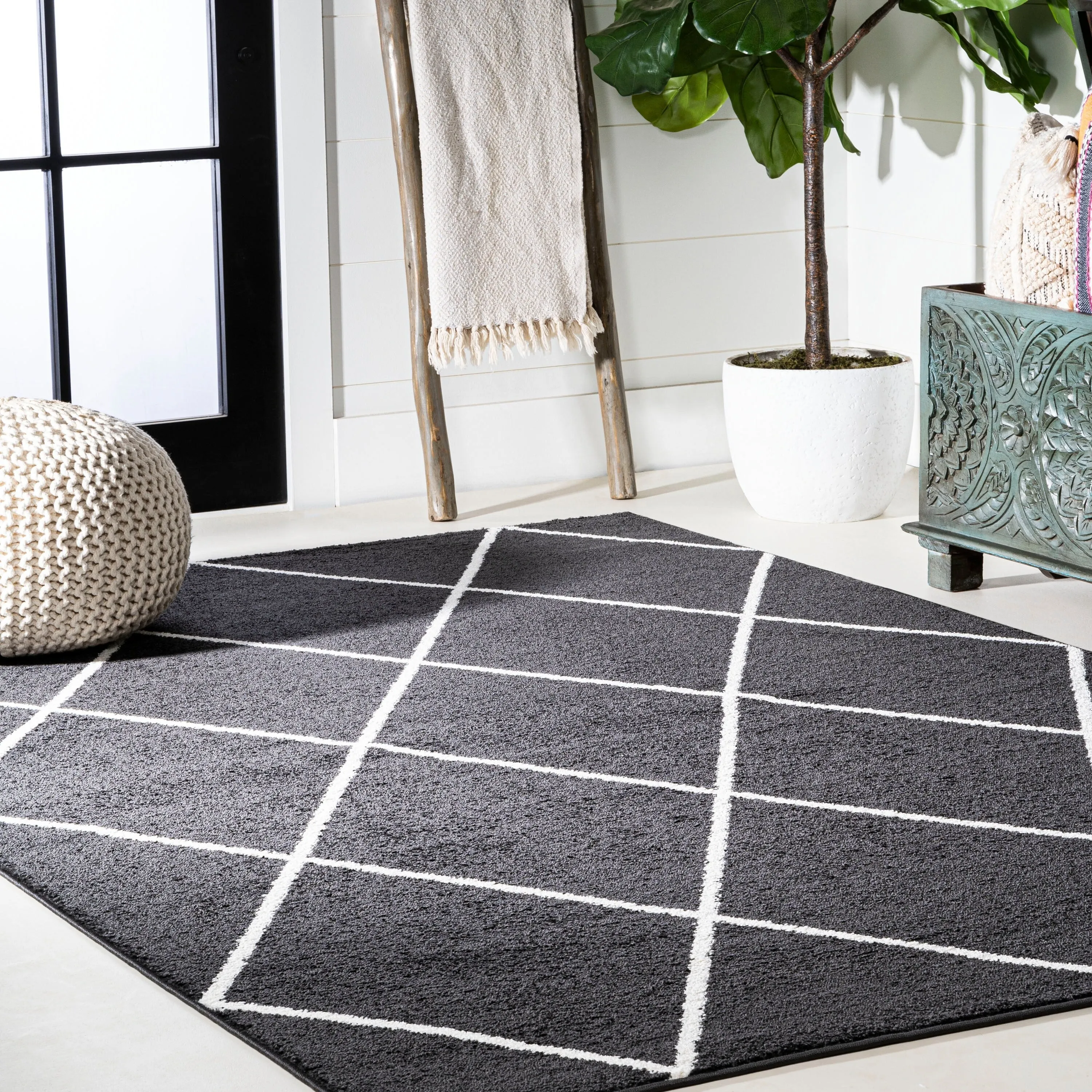 JONATHAN Y Viscon Minimalist Diamond Trellis Area Rug