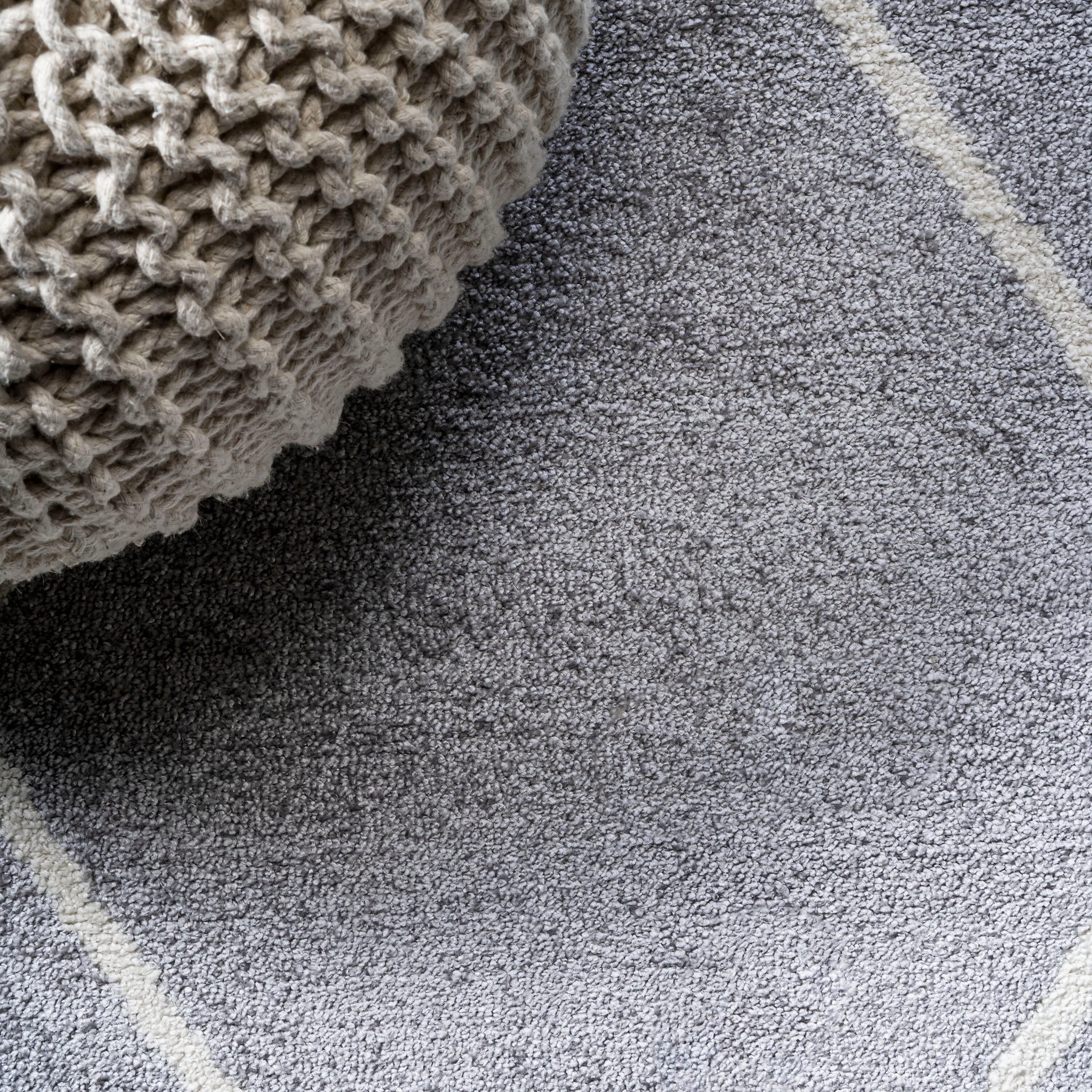 JONATHAN Y Viscon Minimalist Diamond Trellis Area Rug