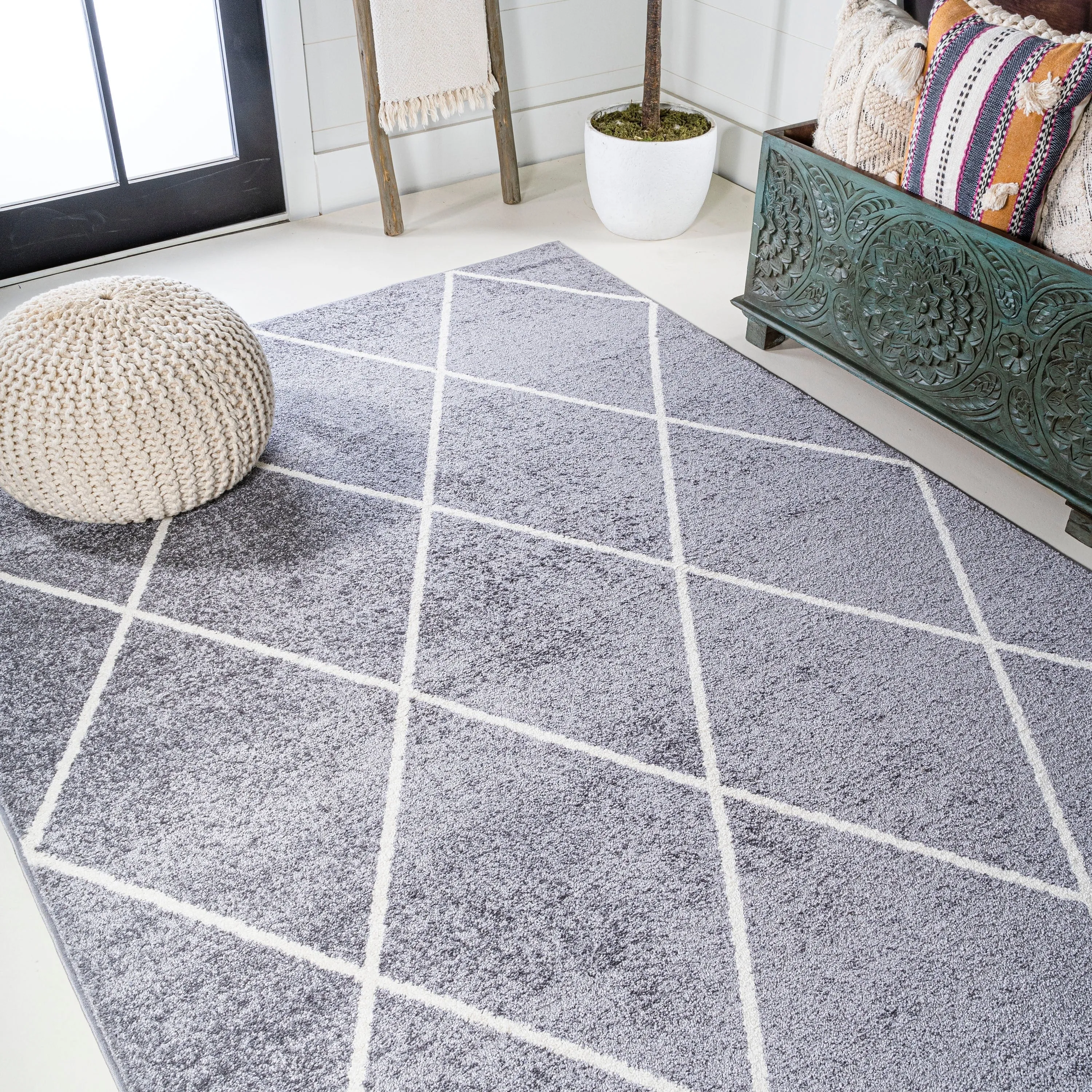 JONATHAN Y Viscon Minimalist Diamond Trellis Area Rug