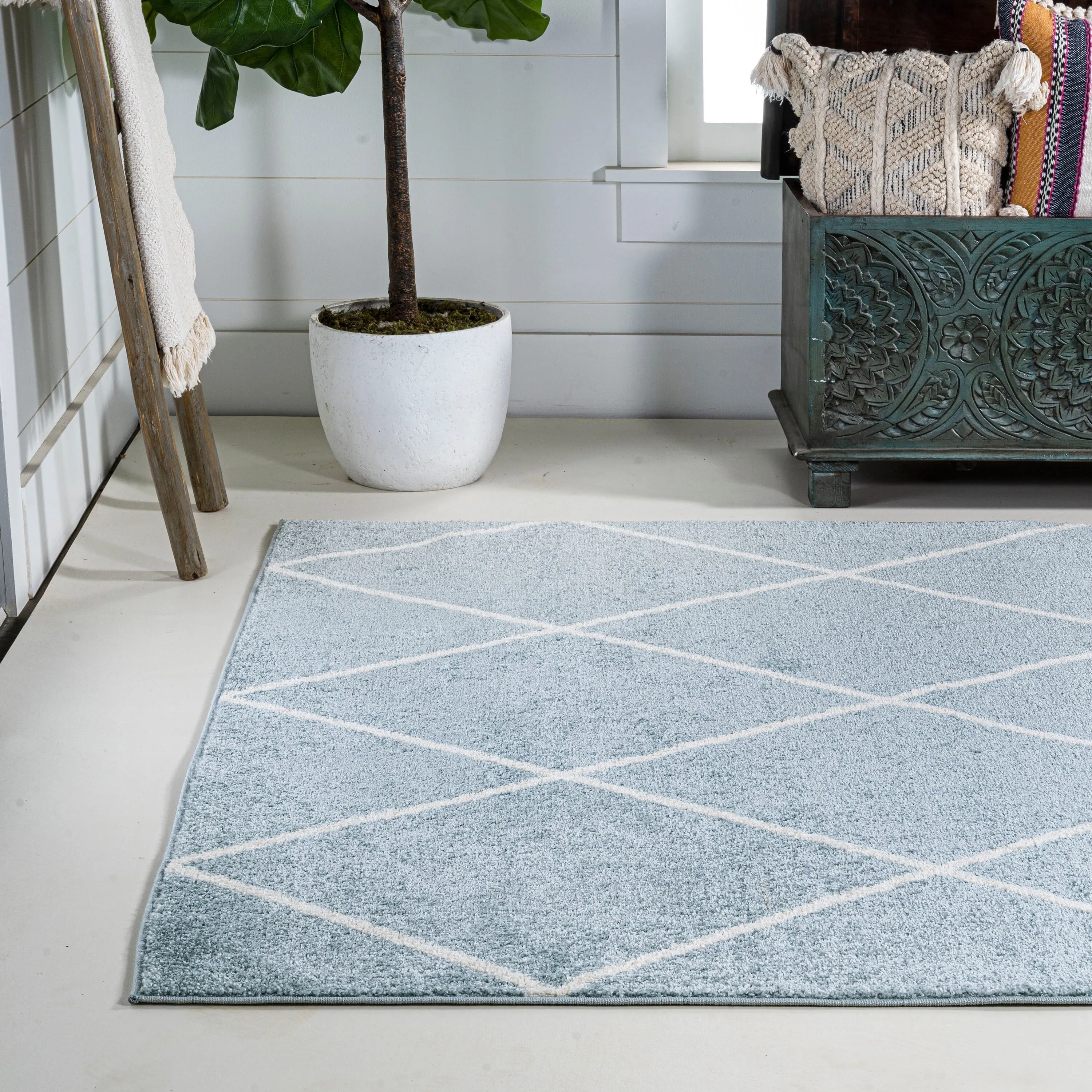 JONATHAN Y Viscon Minimalist Diamond Trellis Area Rug