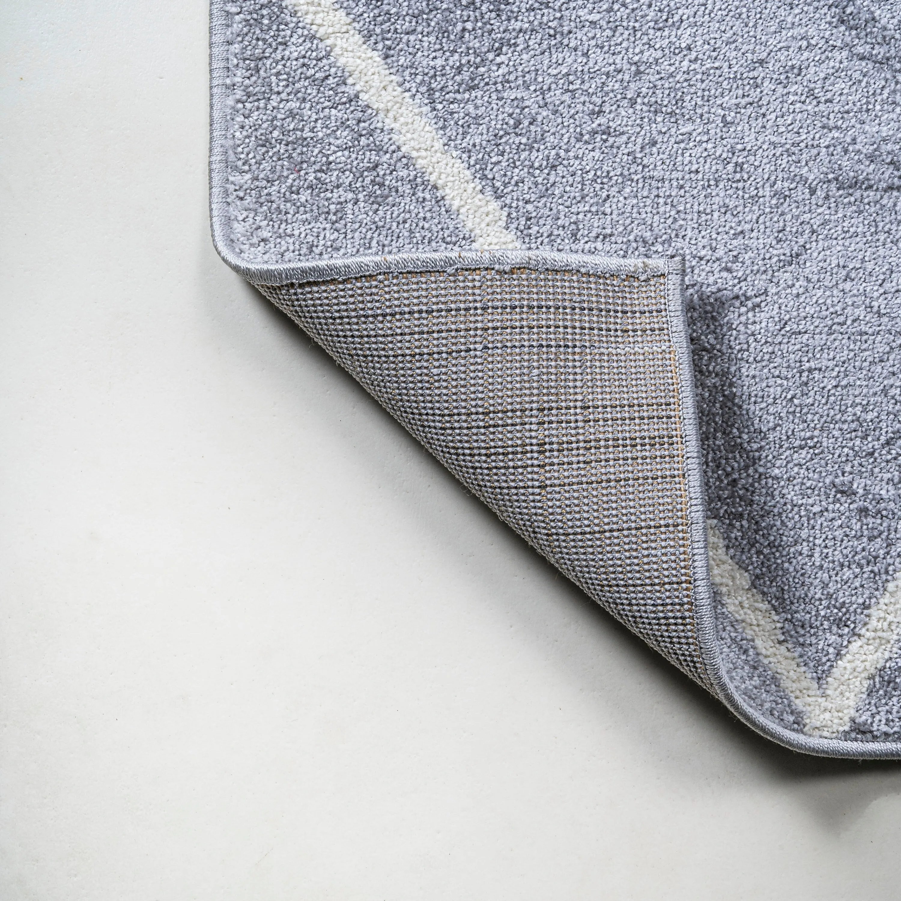 JONATHAN Y Viscon Minimalist Diamond Trellis Area Rug