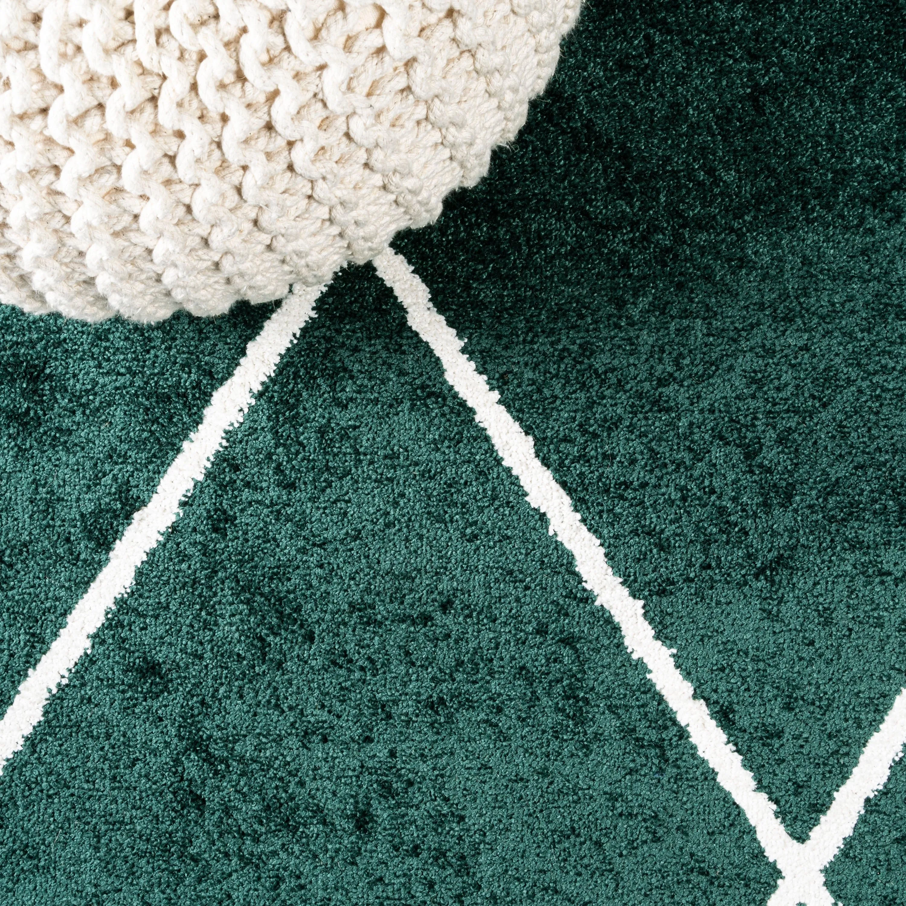 JONATHAN Y Viscon Minimalist Diamond Trellis Area Rug