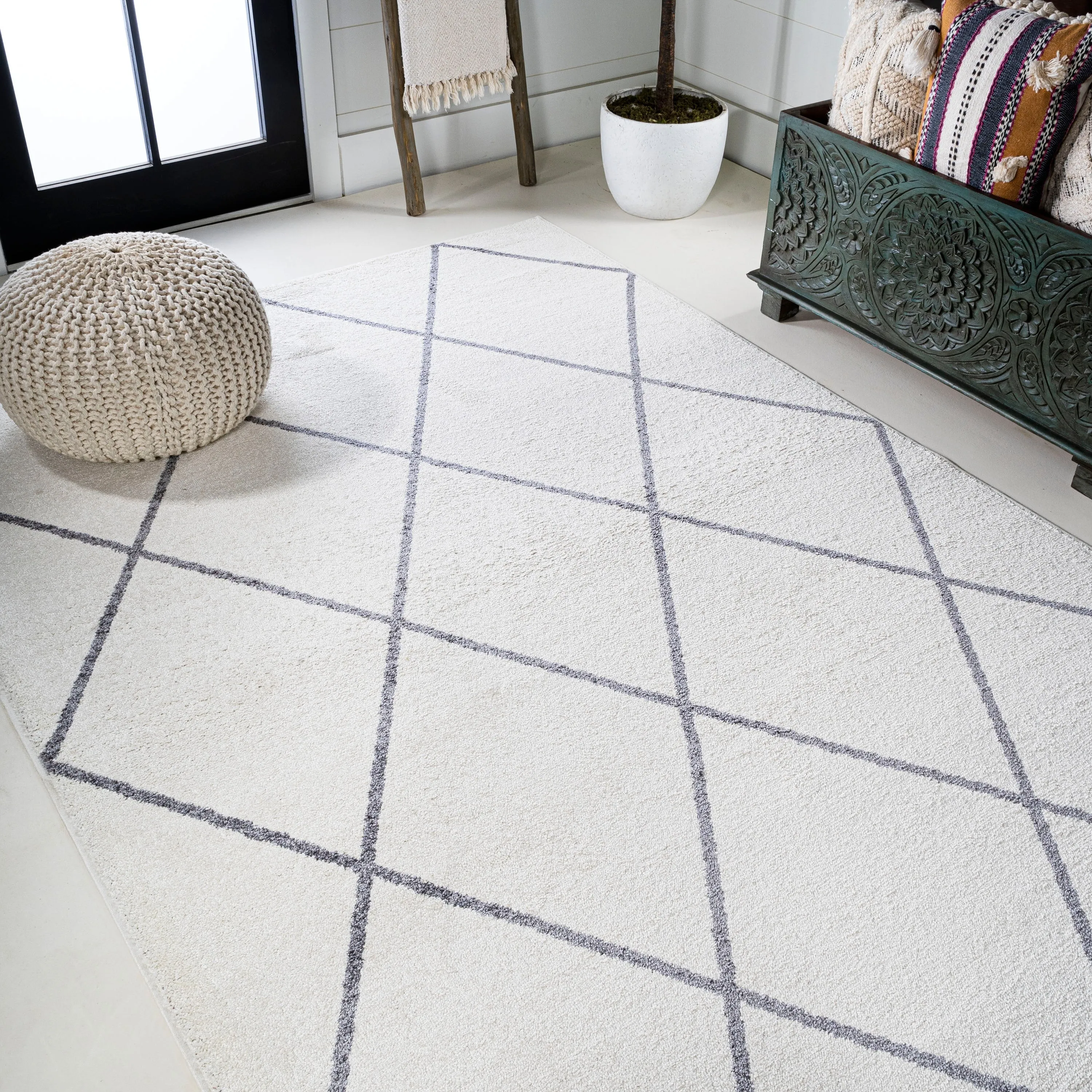 JONATHAN Y Viscon Minimalist Diamond Trellis Area Rug