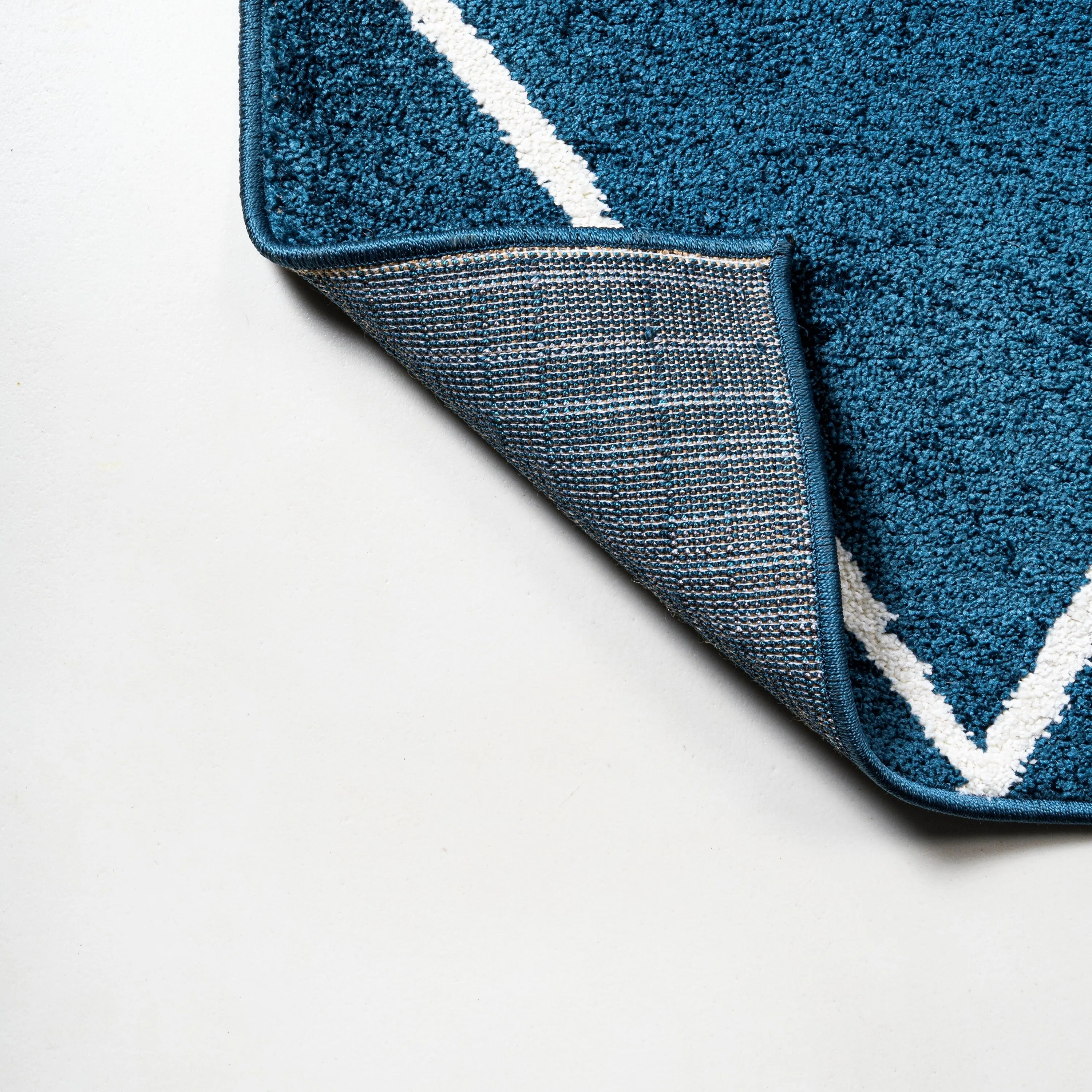 JONATHAN Y Viscon Minimalist Diamond Trellis Area Rug