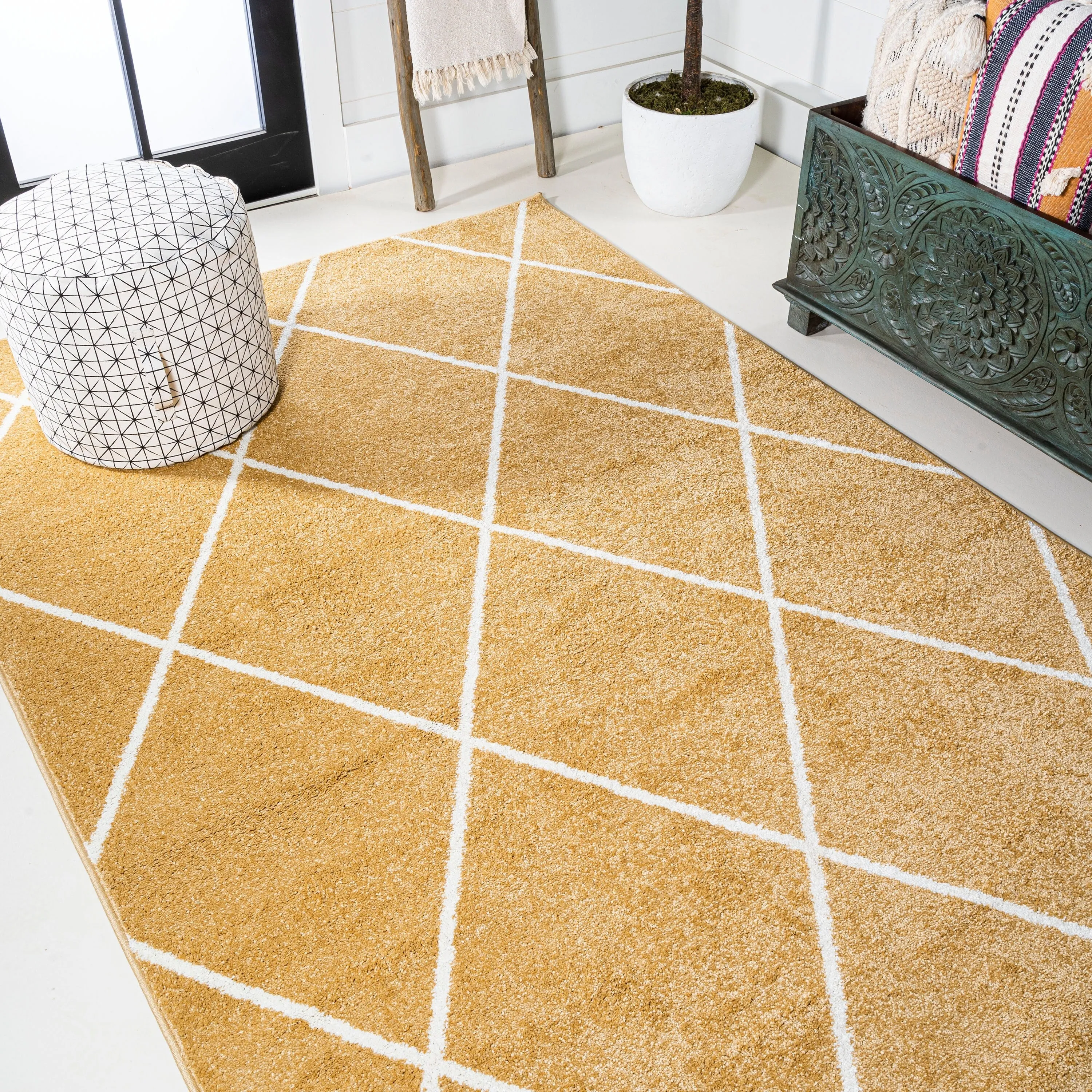 JONATHAN Y Viscon Minimalist Diamond Trellis Area Rug