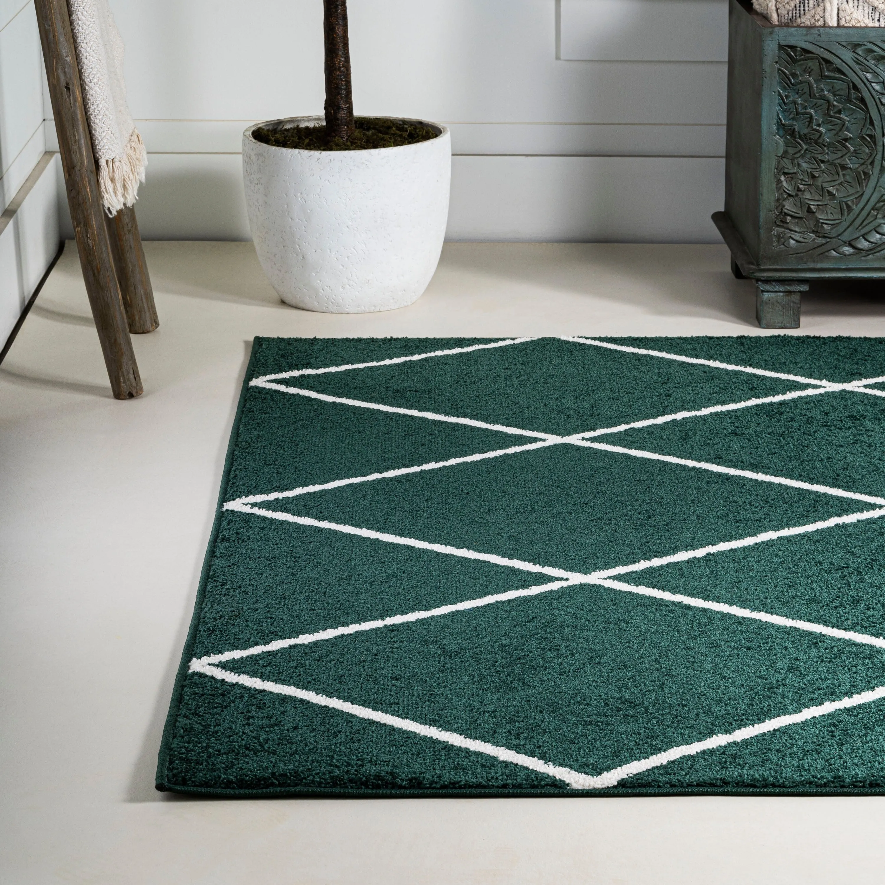 JONATHAN Y Viscon Minimalist Diamond Trellis Area Rug
