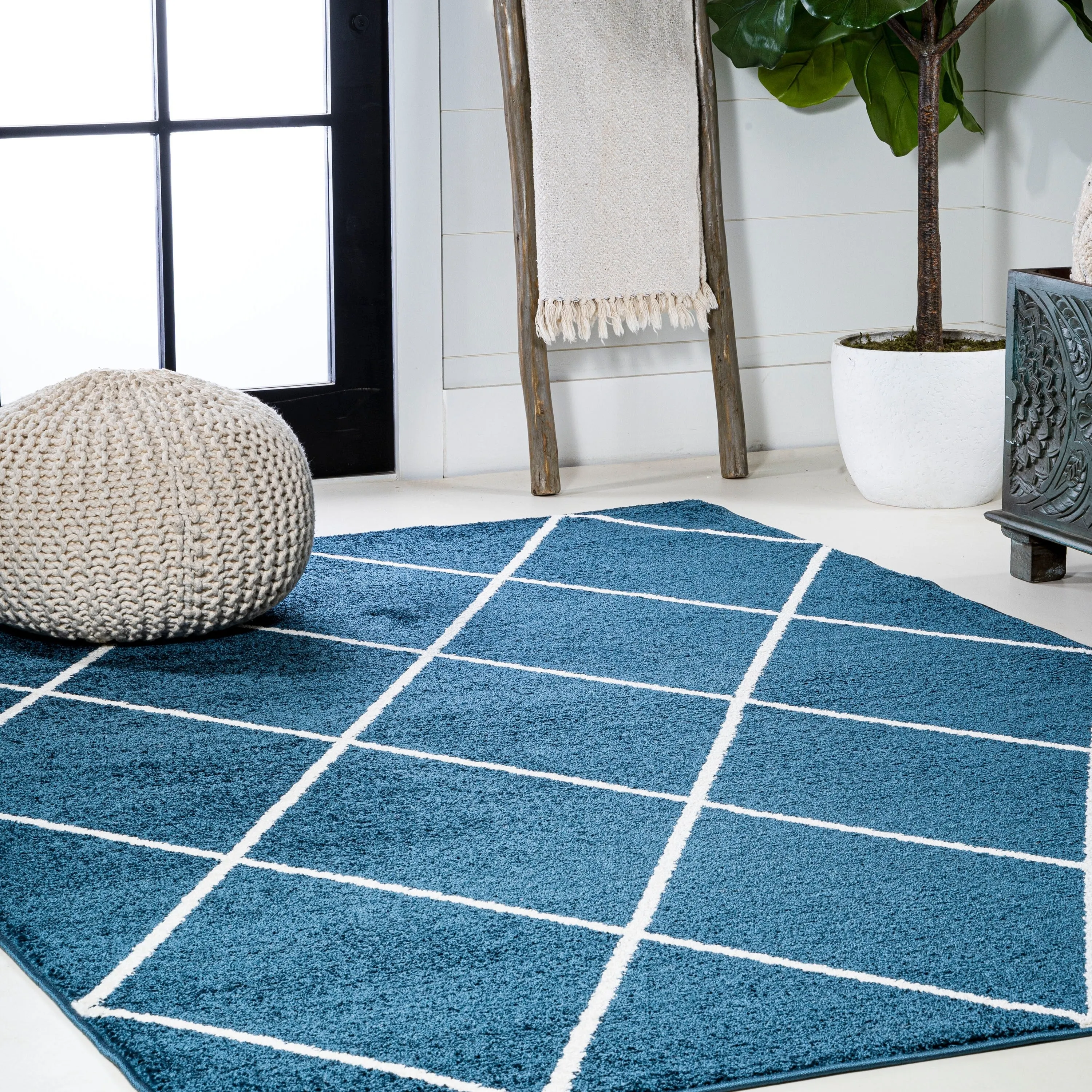 JONATHAN Y Viscon Minimalist Diamond Trellis Area Rug