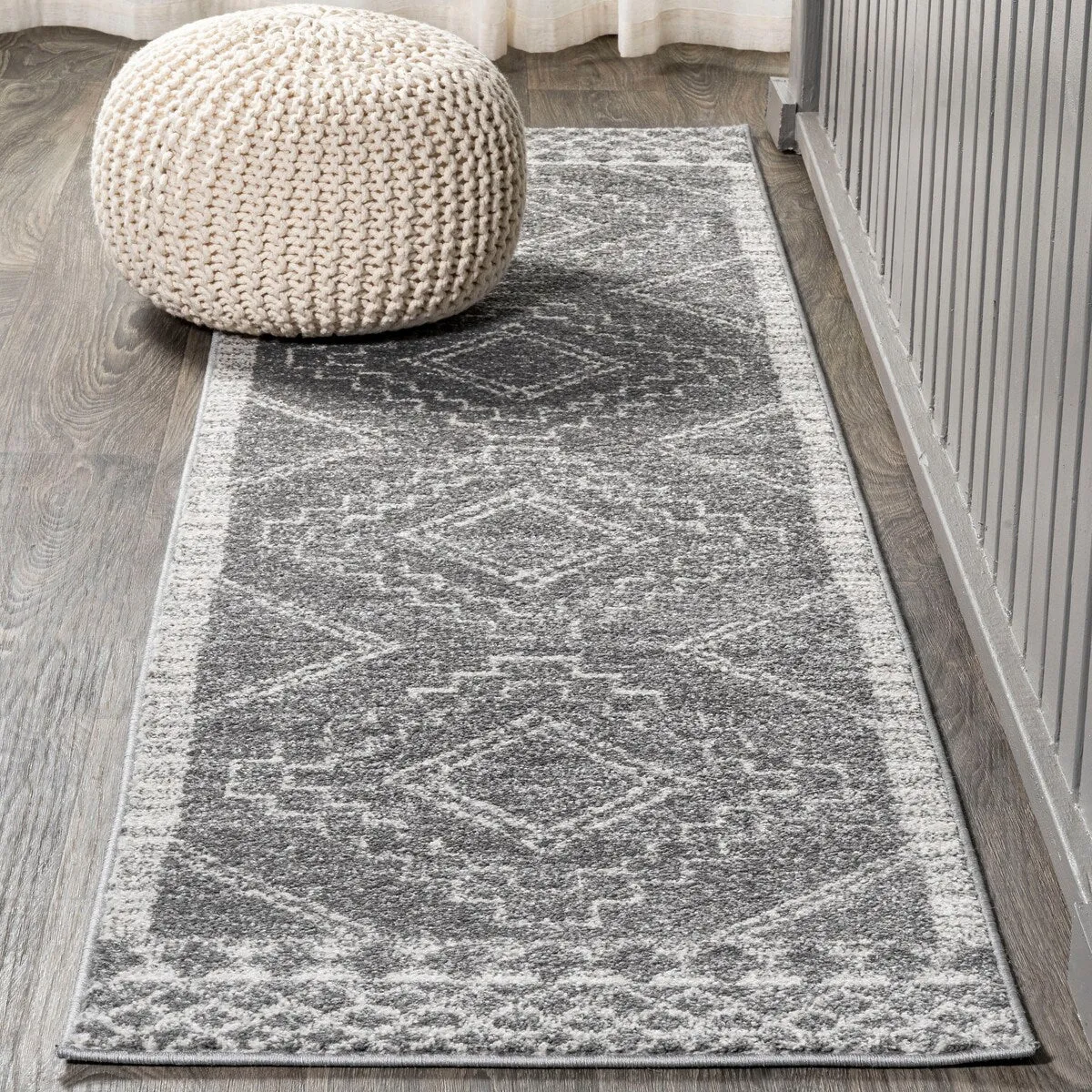 JONATHAN Y Williamsburg Moroccan Beni Souk Area Rug