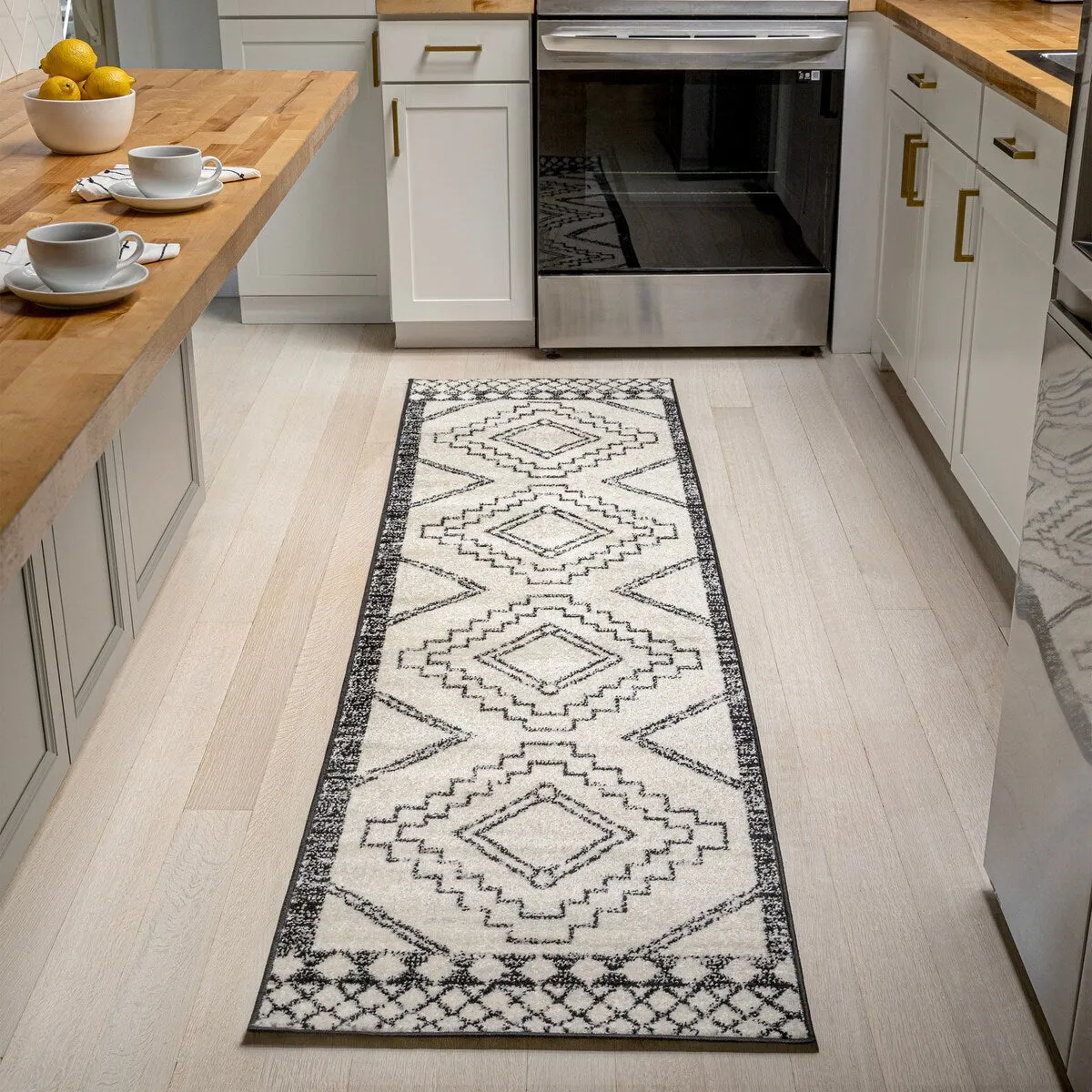 JONATHAN Y Williamsburg Moroccan Beni Souk Area Rug
