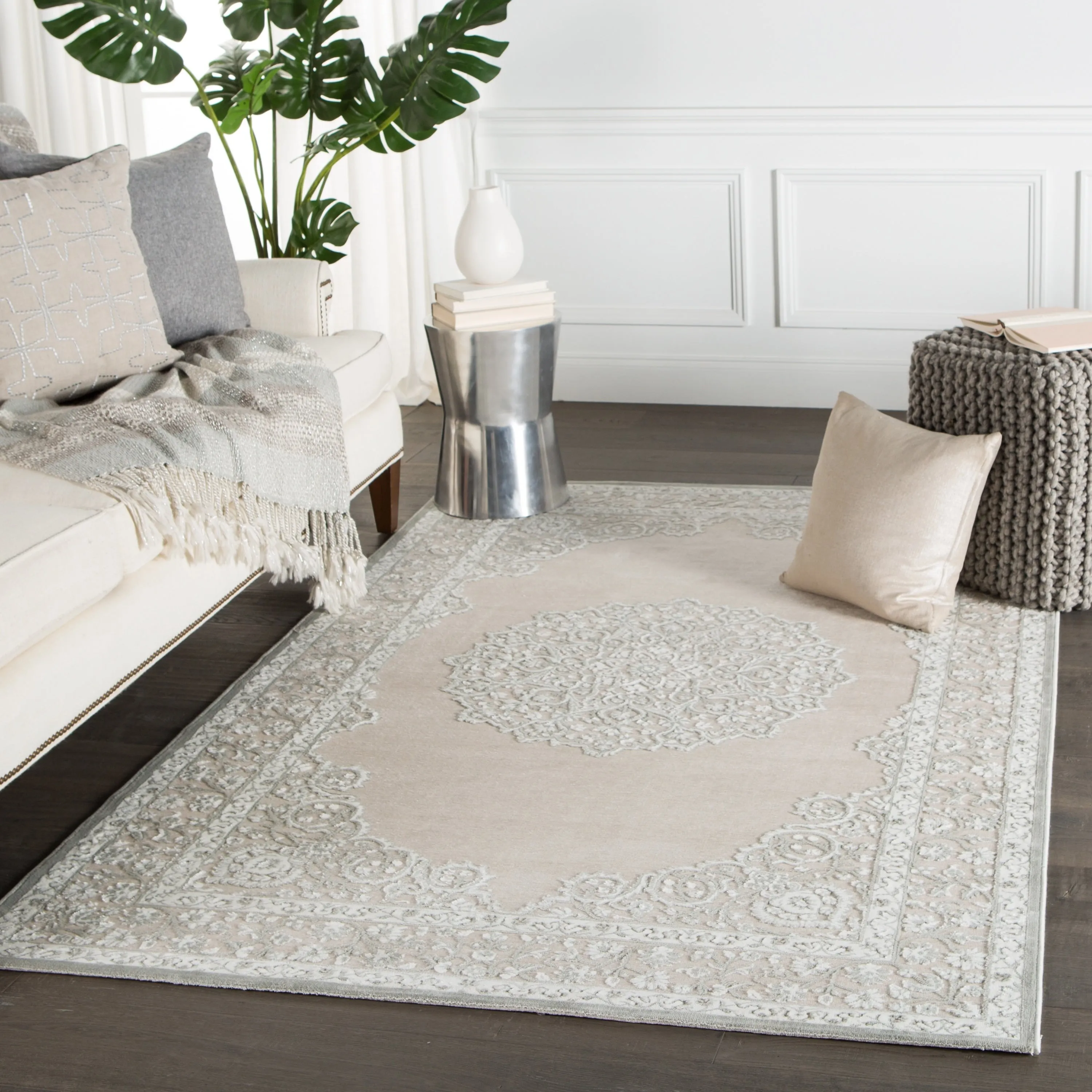 Juniper Home Fables Collection Oriental Medallion Area Rug