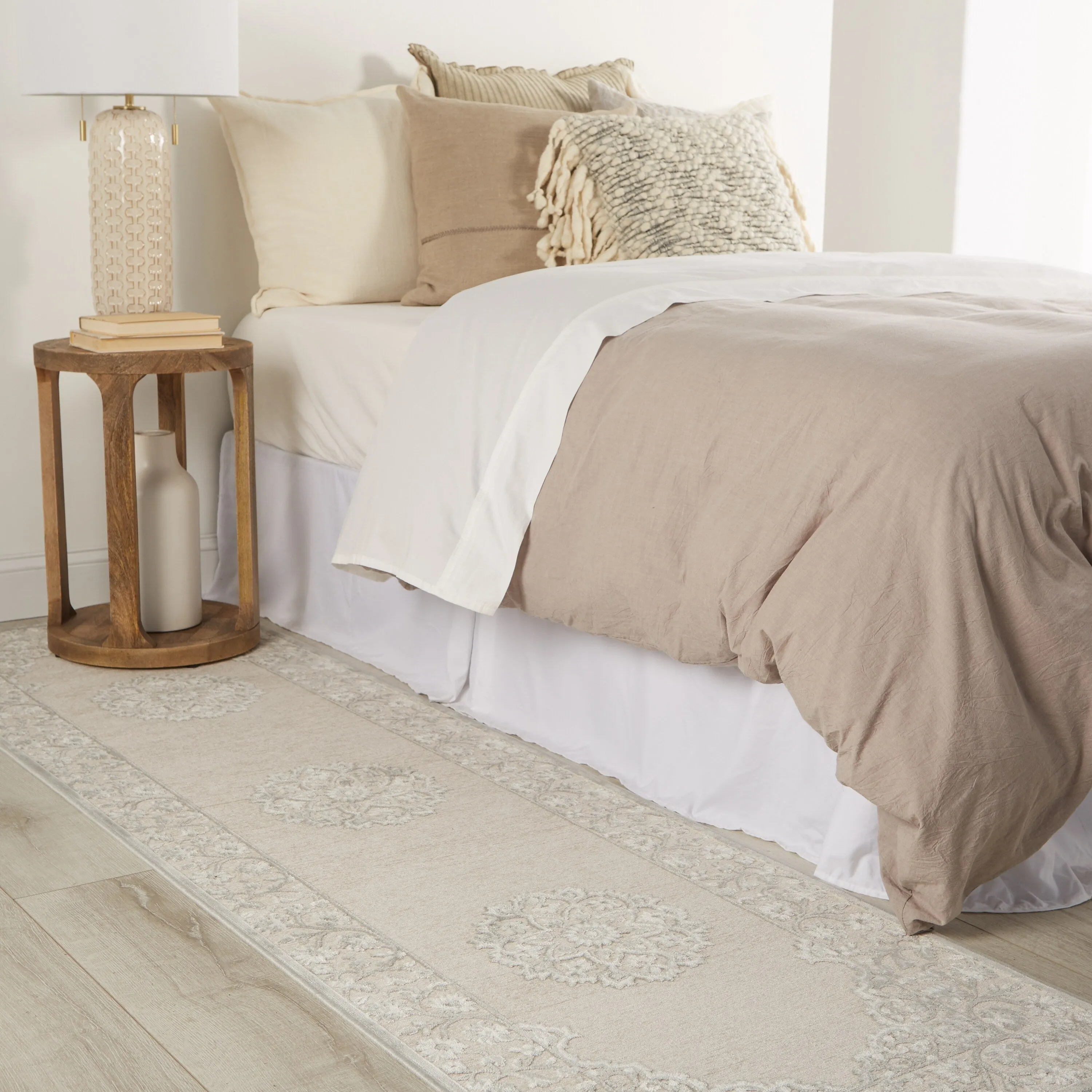 Juniper Home Fables Collection Oriental Medallion Area Rug