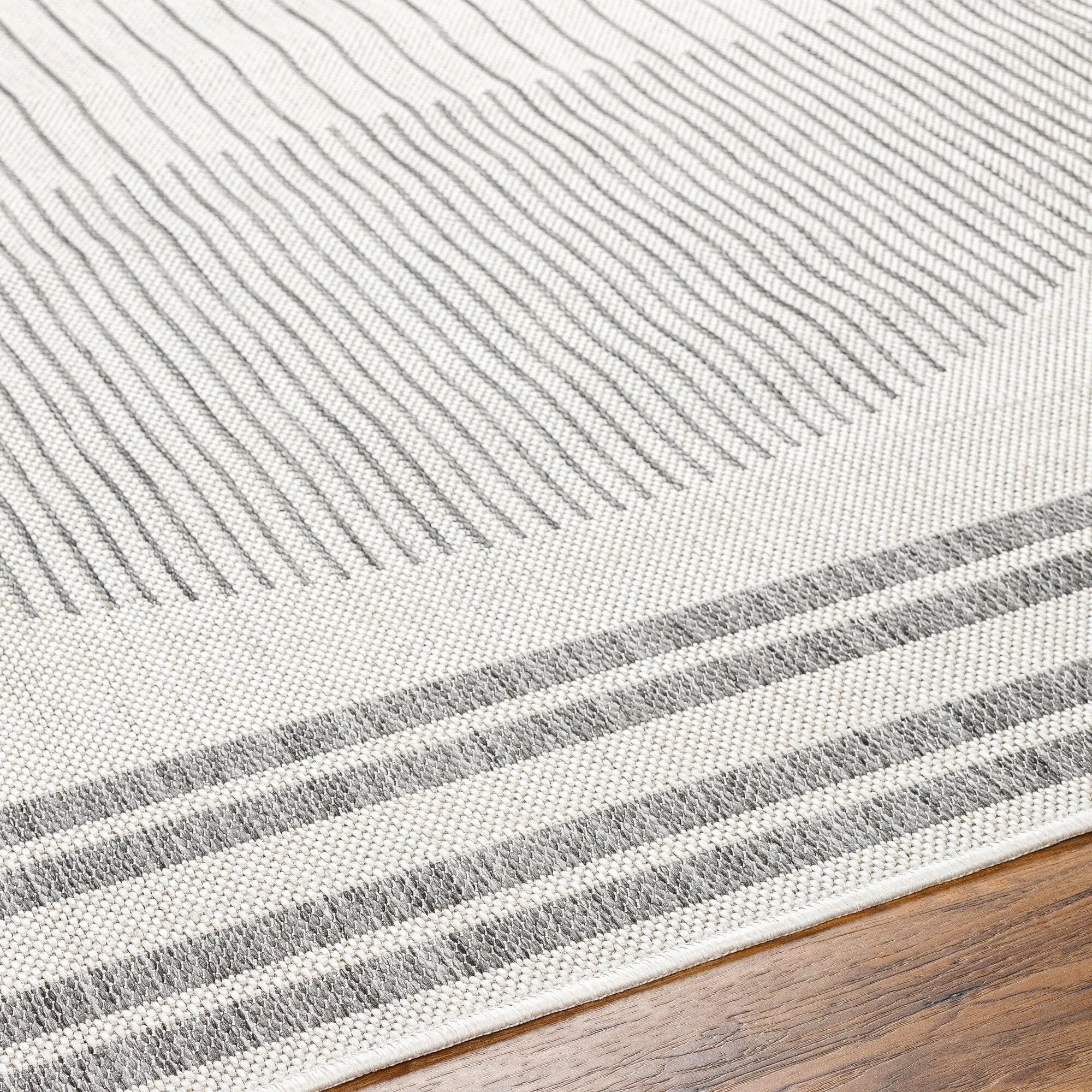 Livabliss Amesbury Indoor/ Outdoor Mod Geometric Area Rug