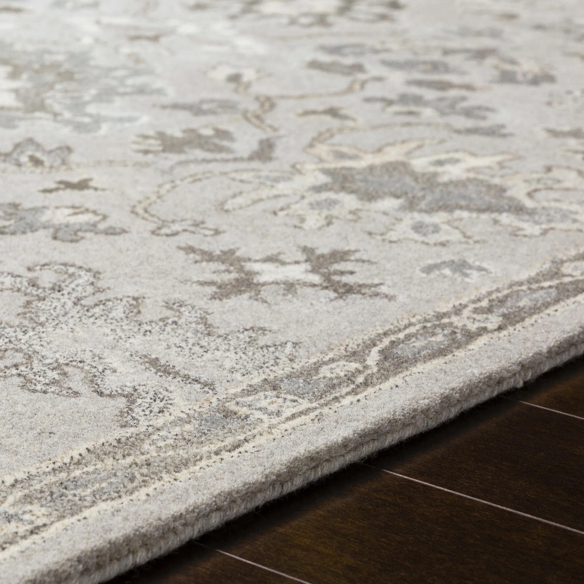 Livabliss Caesar Updated Traditional Oriental Hand Tufted Area Rug