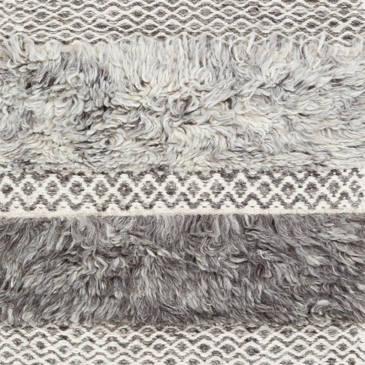 Livabliss Celestun Handmade Farmhouse High-Low Wool Shag Area Rug
