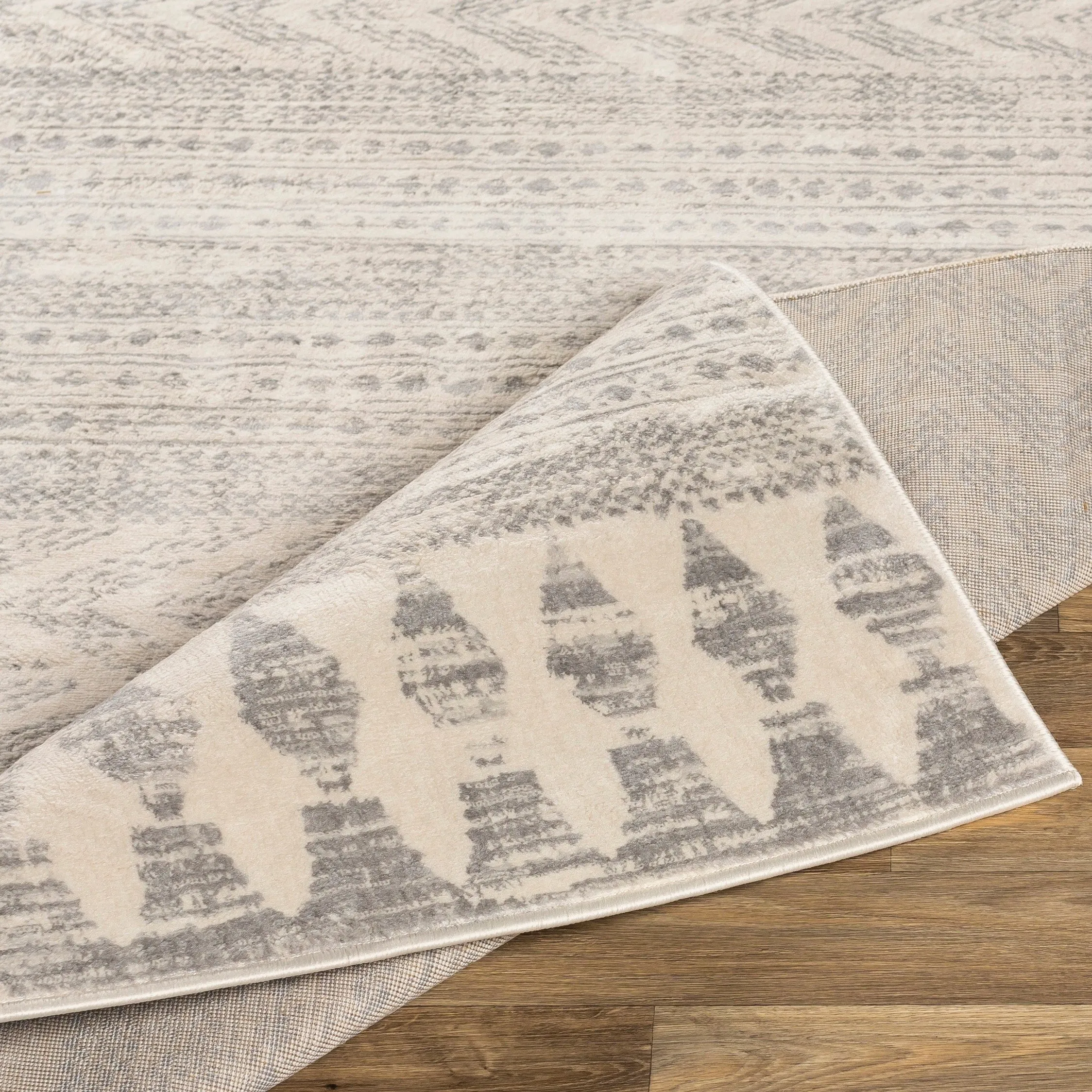 Livabliss Galio Global Chevron Area Rug