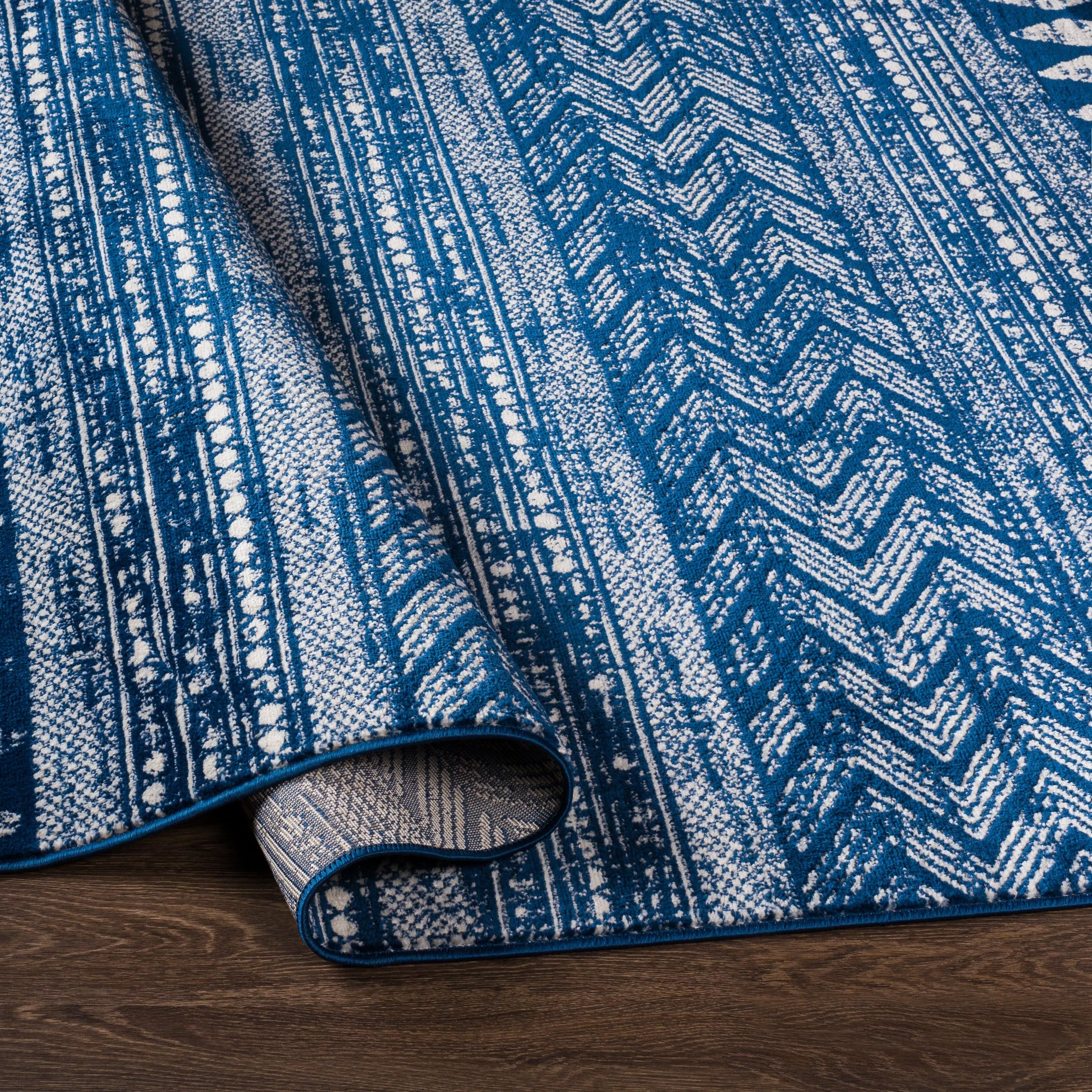 Livabliss Galio Global Chevron Area Rug