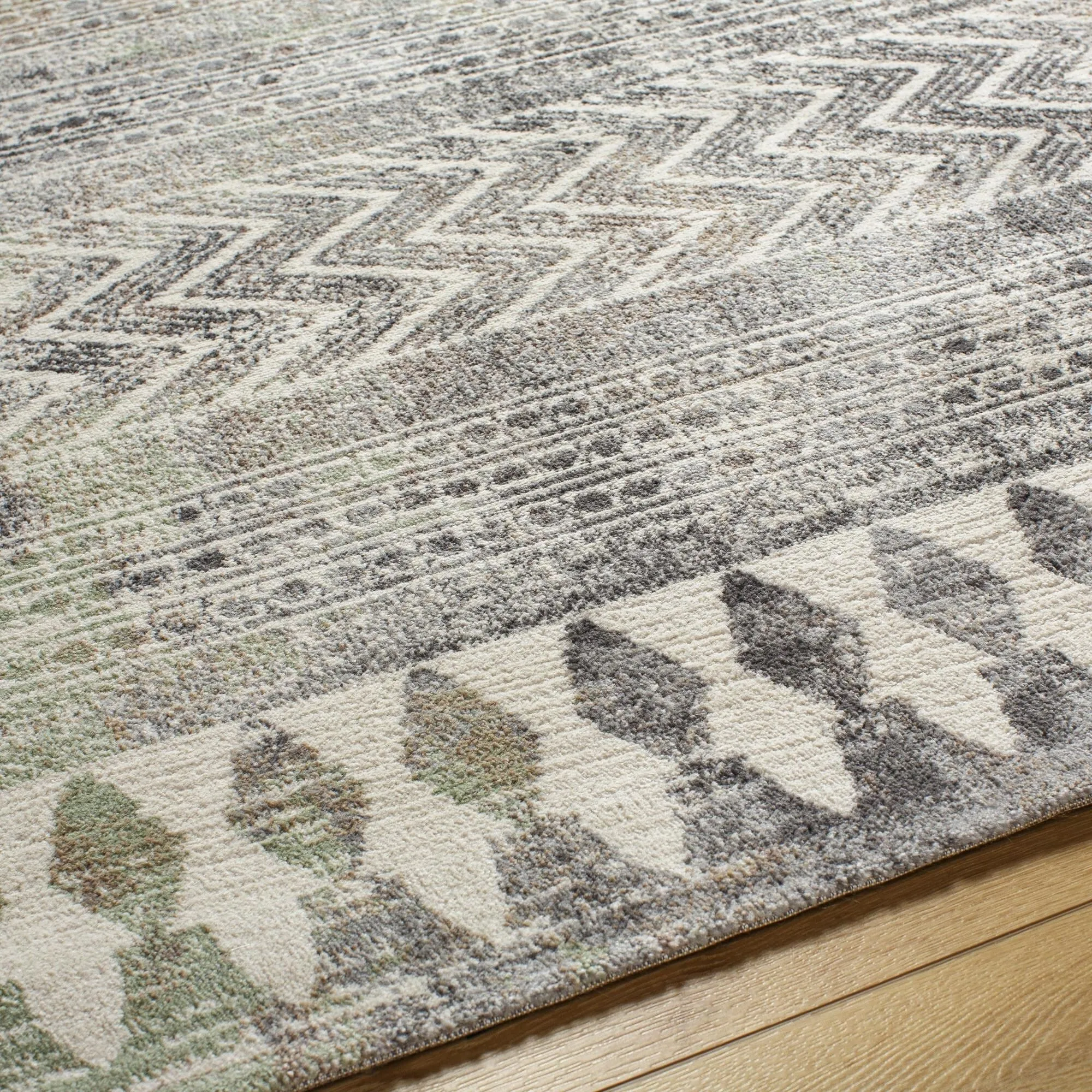Livabliss Galio Global Chevron Area Rug