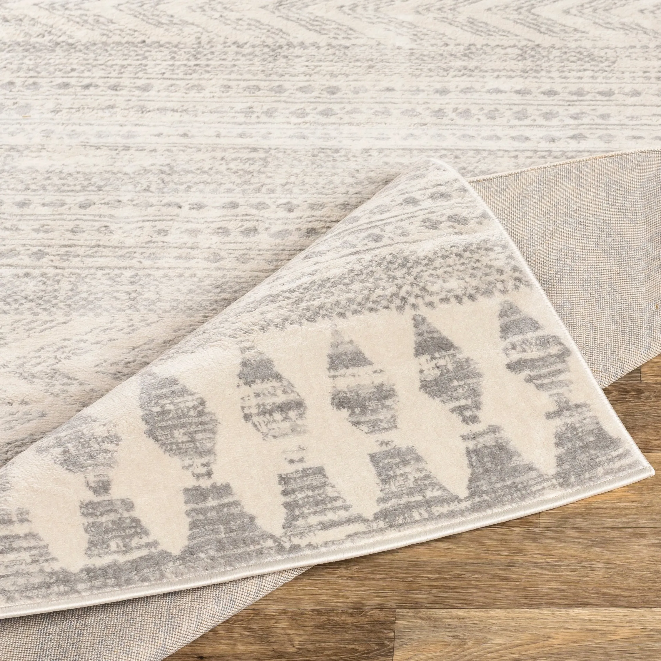 Livabliss Galio Global Chevron Area Rug