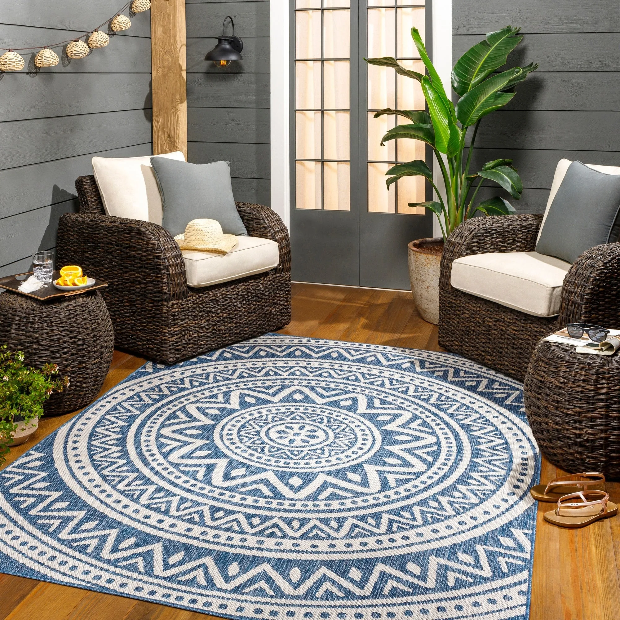 Livabliss Hurley Indoor/ Outdoor Mandala Area Rug
